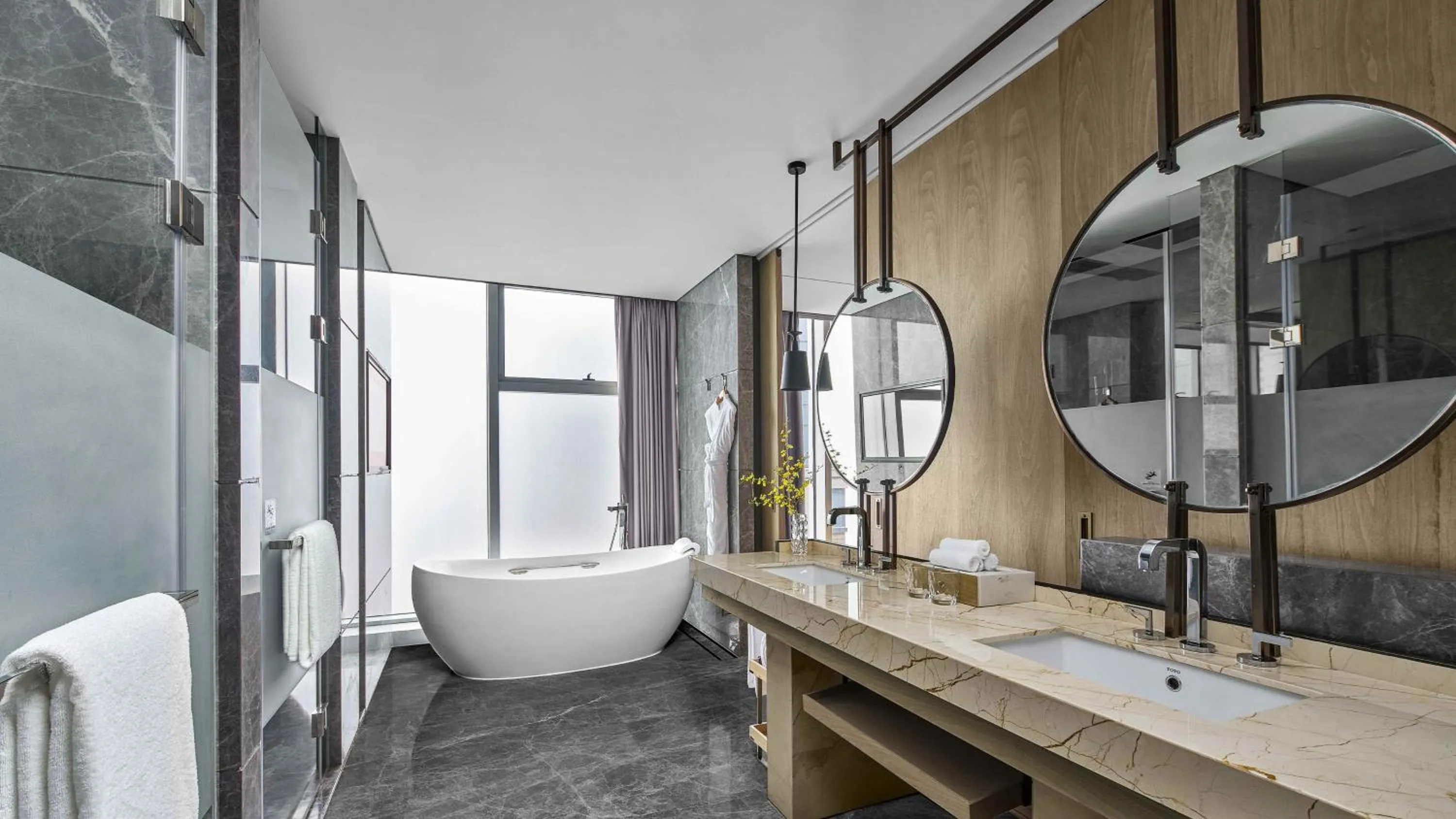 Photo of the whole room in Vignette Collection Hangzhou Huaxia Center Hotel by IHG