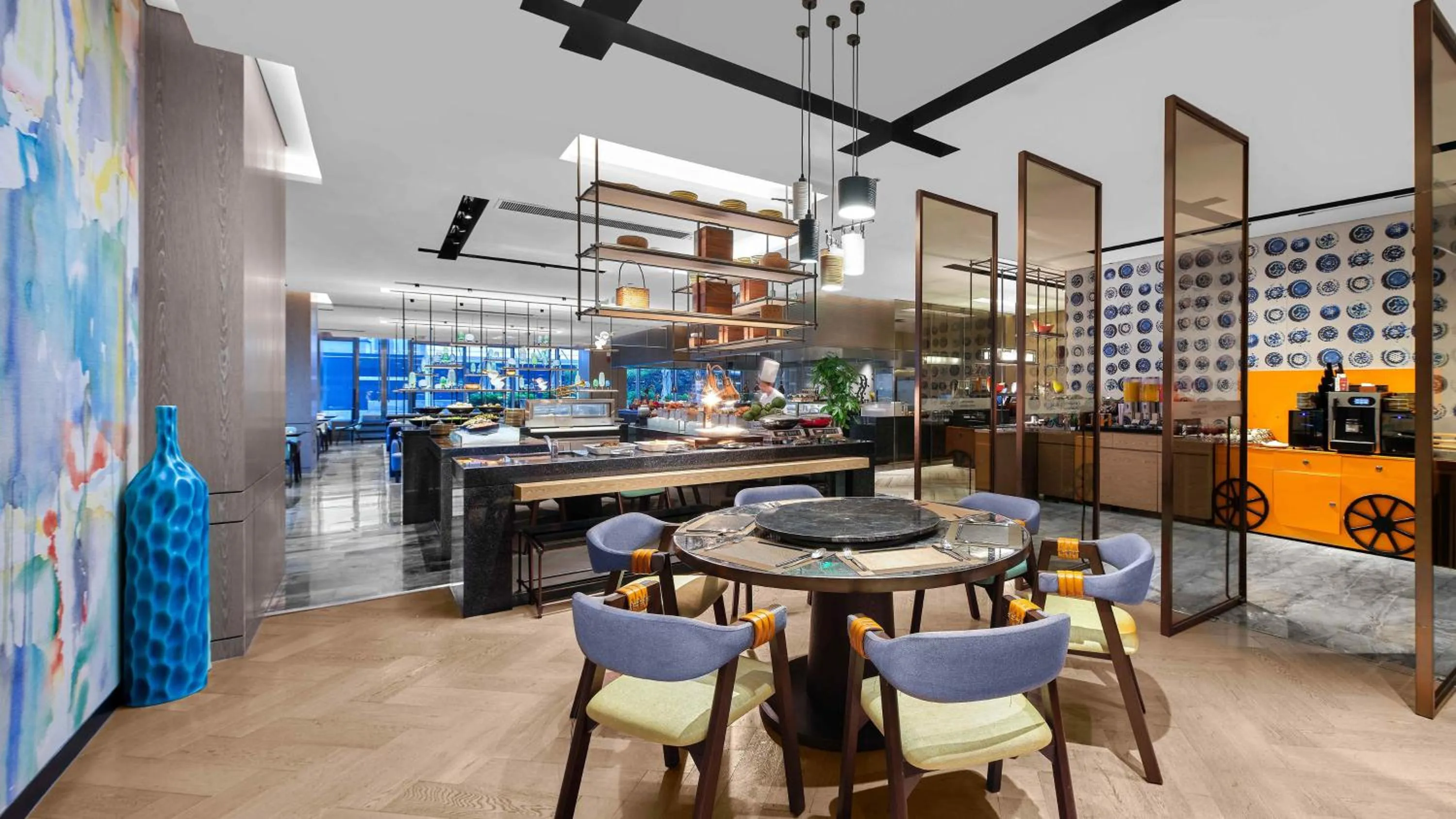 Restaurant/places to eat in Vignette Collection Hangzhou Huaxia Center Hotel by IHG