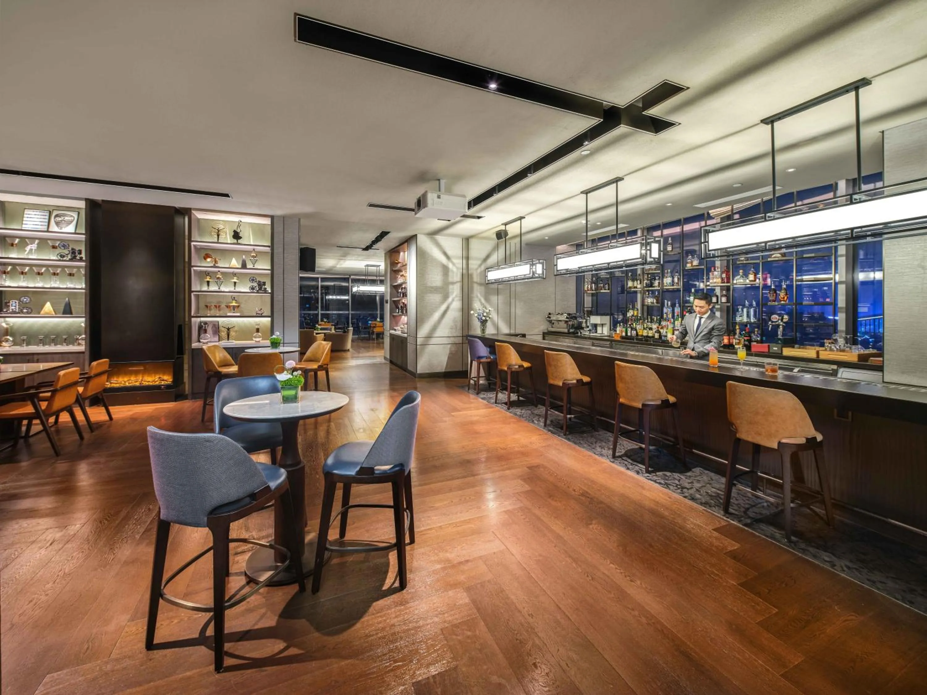 Lounge or bar in Vignette Collection Hangzhou Huaxia Center Hotel by IHG