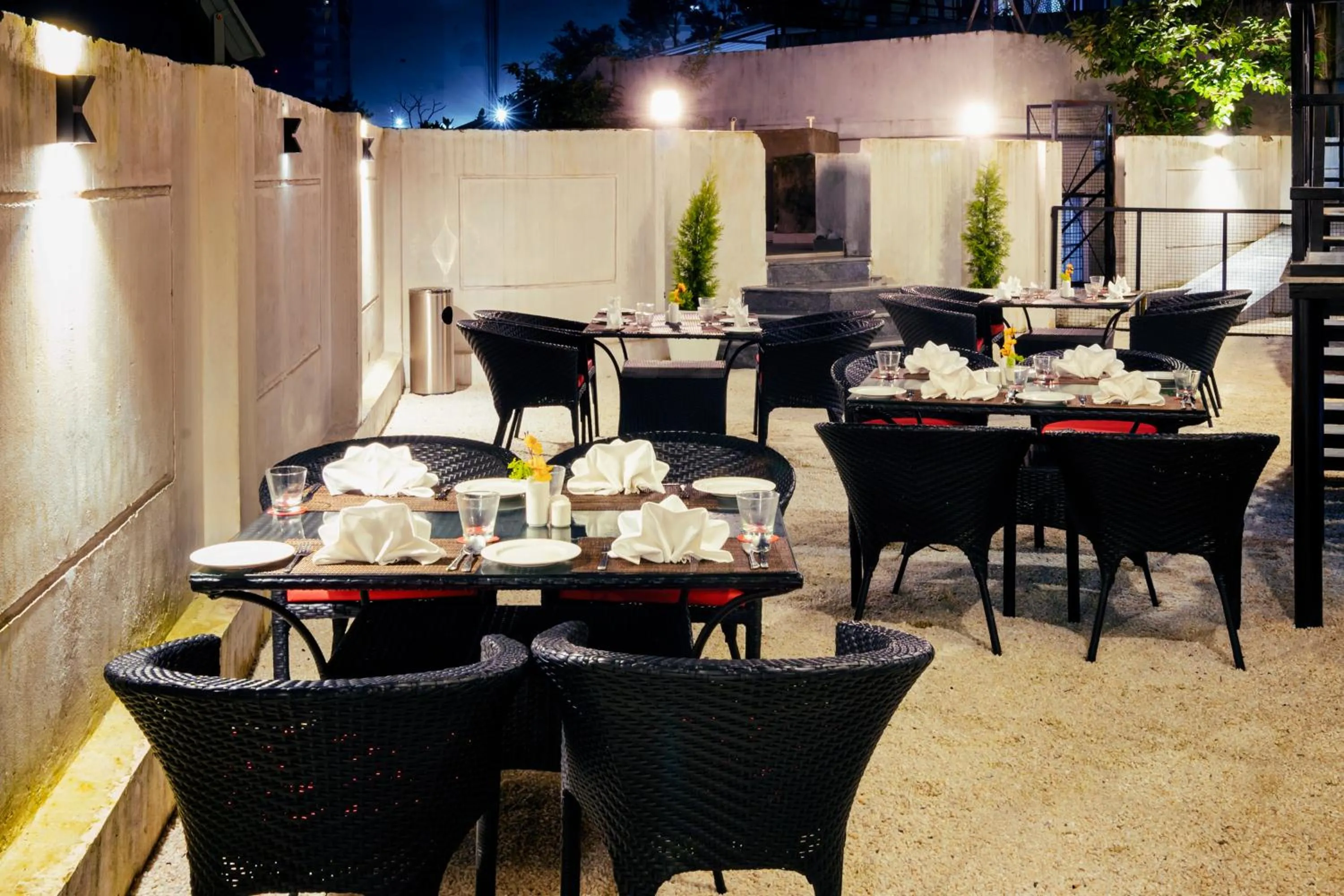 Restaurant/places to eat in Spree Hotel Kriday at Rajpur Road, Dehradun