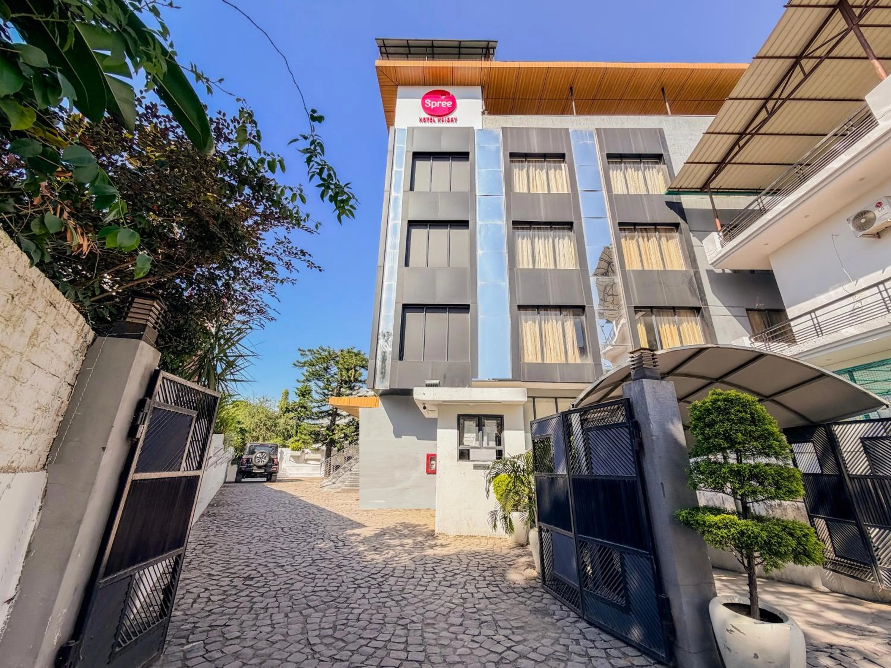 Property building in Spree Hotel Kriday Rajpur Road Dehradun