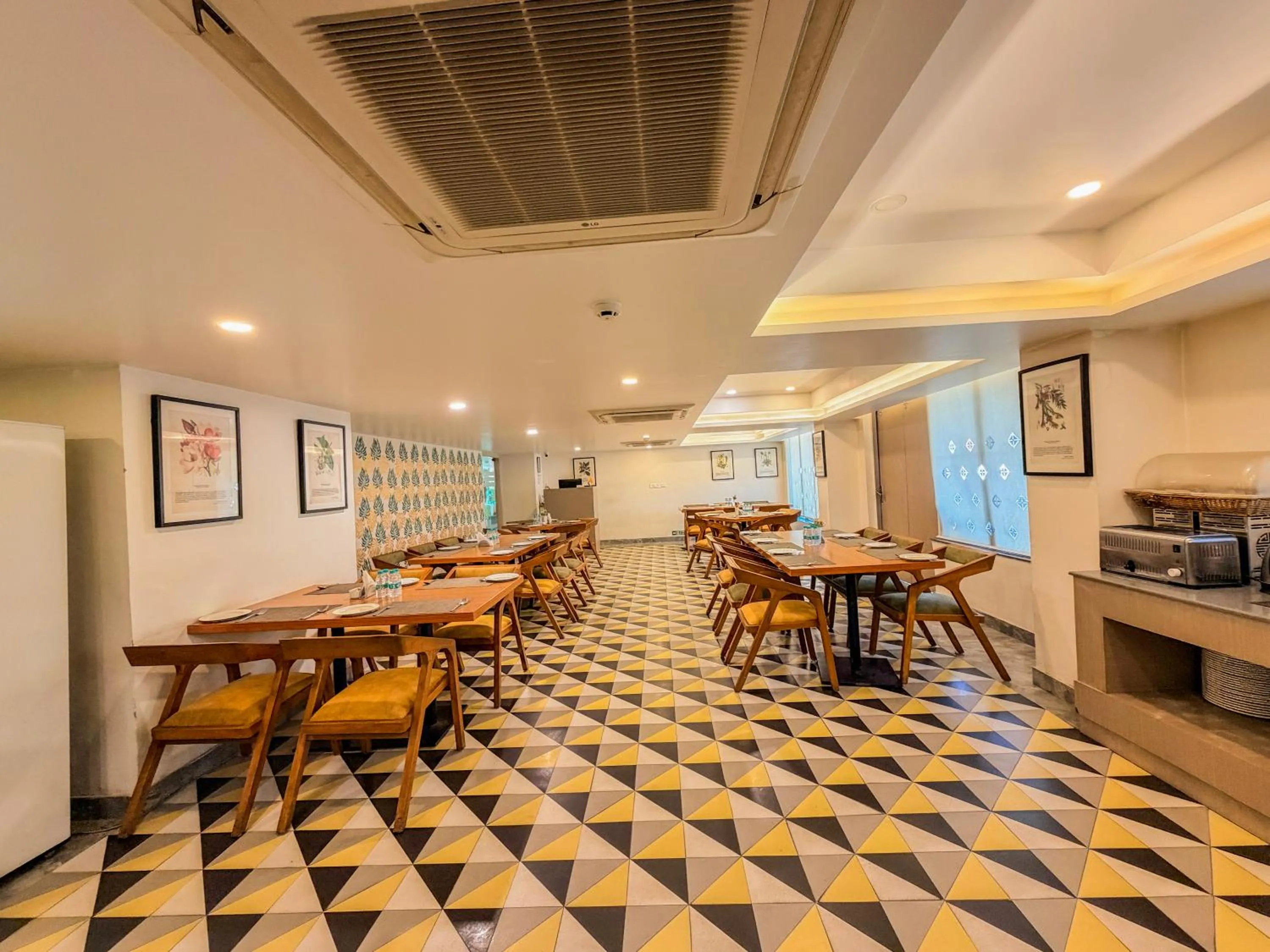 Restaurant/places to eat in Spree Hotel Kriday Rajpur Road Dehradun