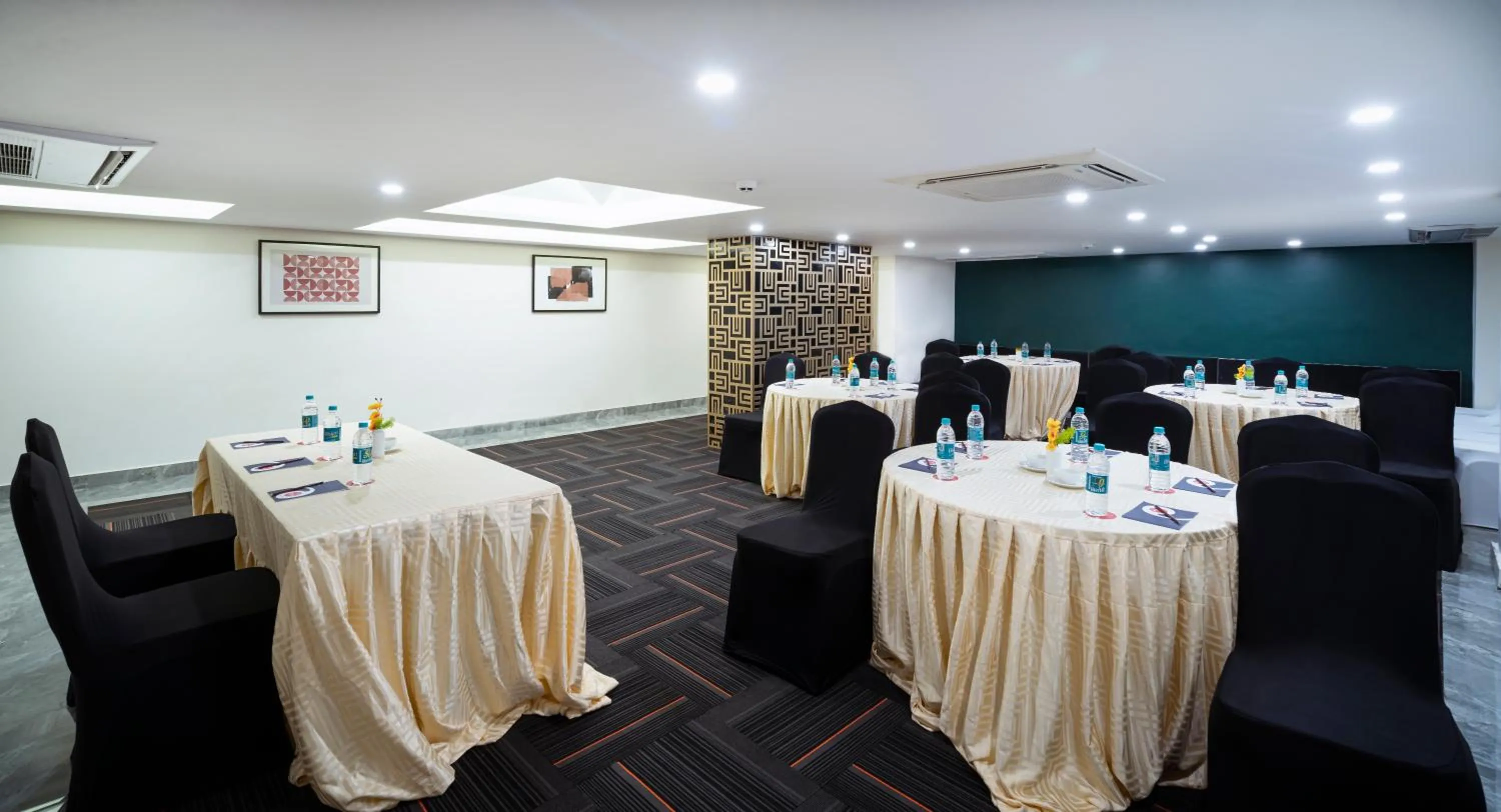 Business facilities in Spree Hotel Kriday at Rajpur Road, Dehradun