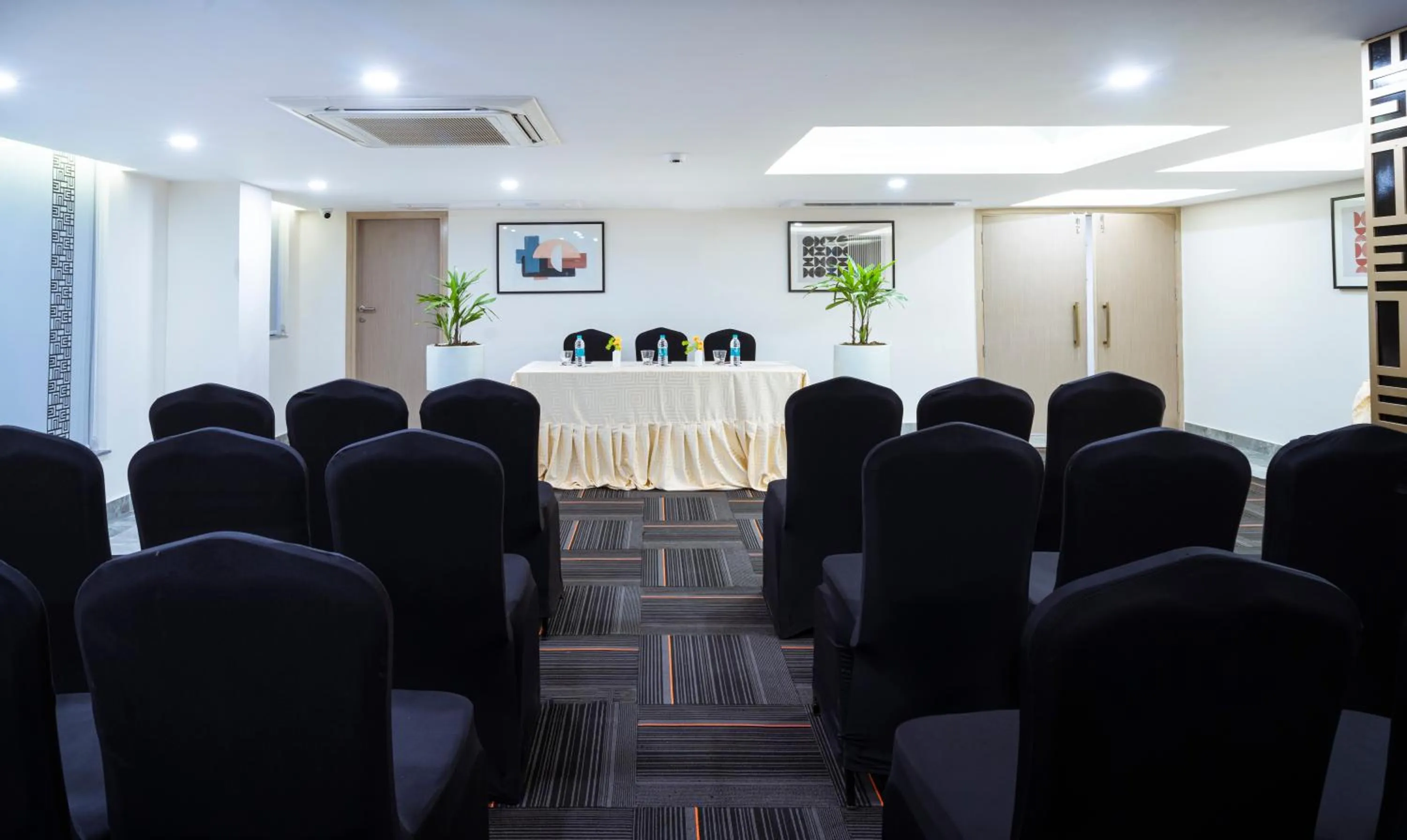 Business facilities in Spree Hotel Kriday at Rajpur Road, Dehradun