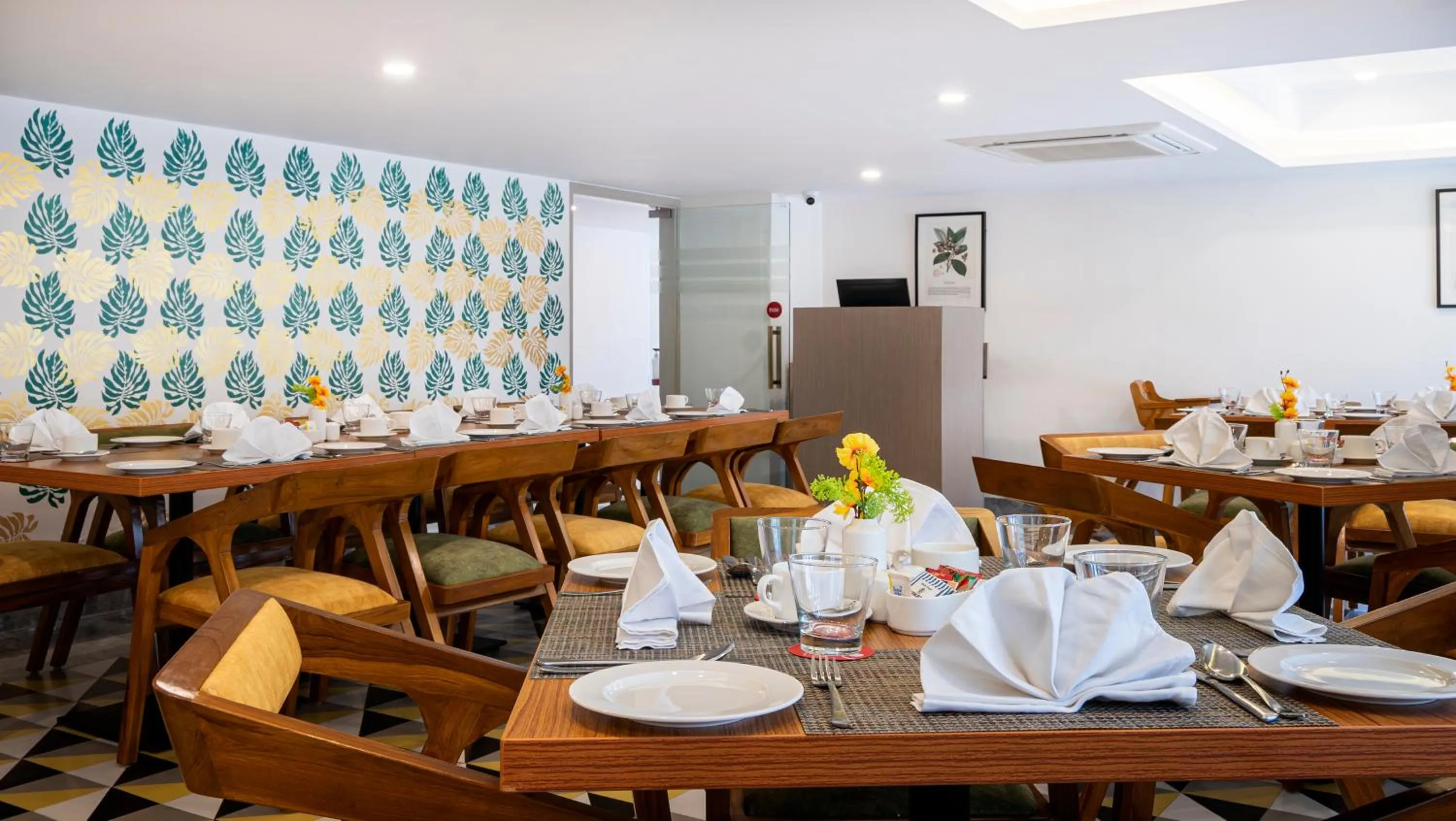 Restaurant/places to eat in Spree Hotel Kriday at Rajpur Road, Dehradun