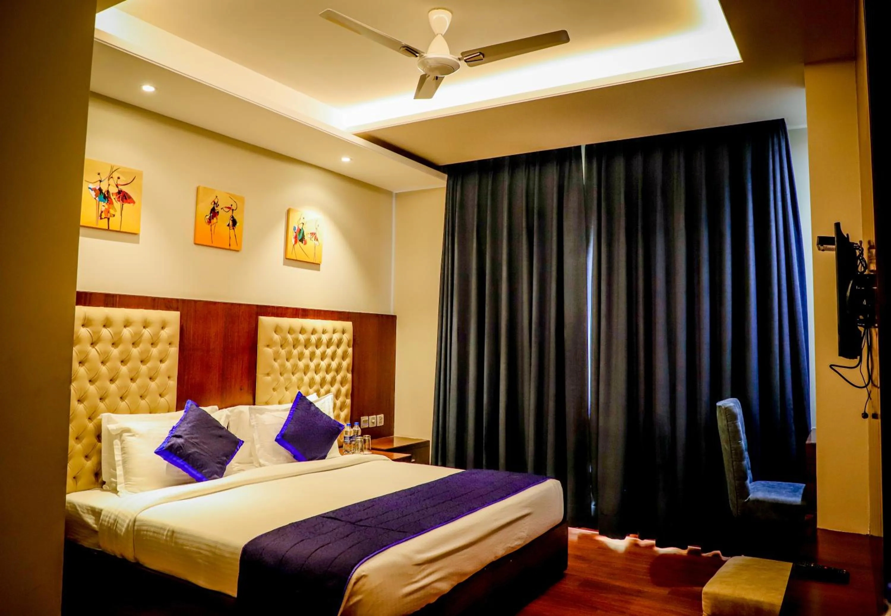 Bedroom, Bed in juSTa Palampur Resort & Convention Centre