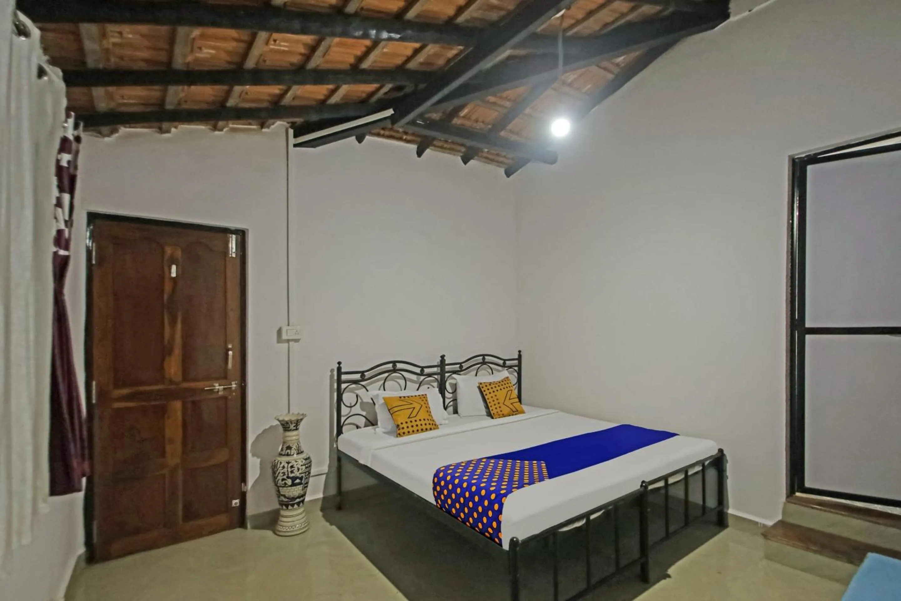 Bedroom, Bed in Hotel O Sunshine Guest House
