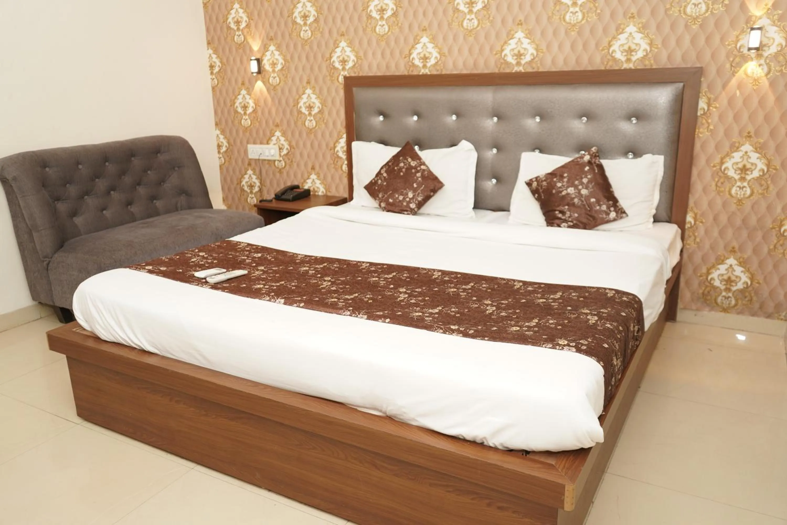 Bed in Hotel Shubhshree