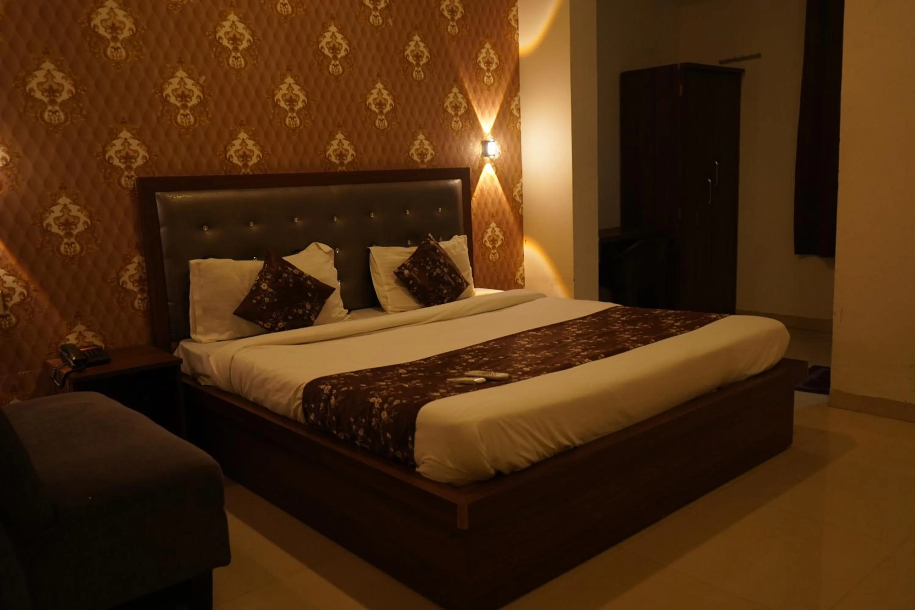 Bed in Hotel Shubhshree