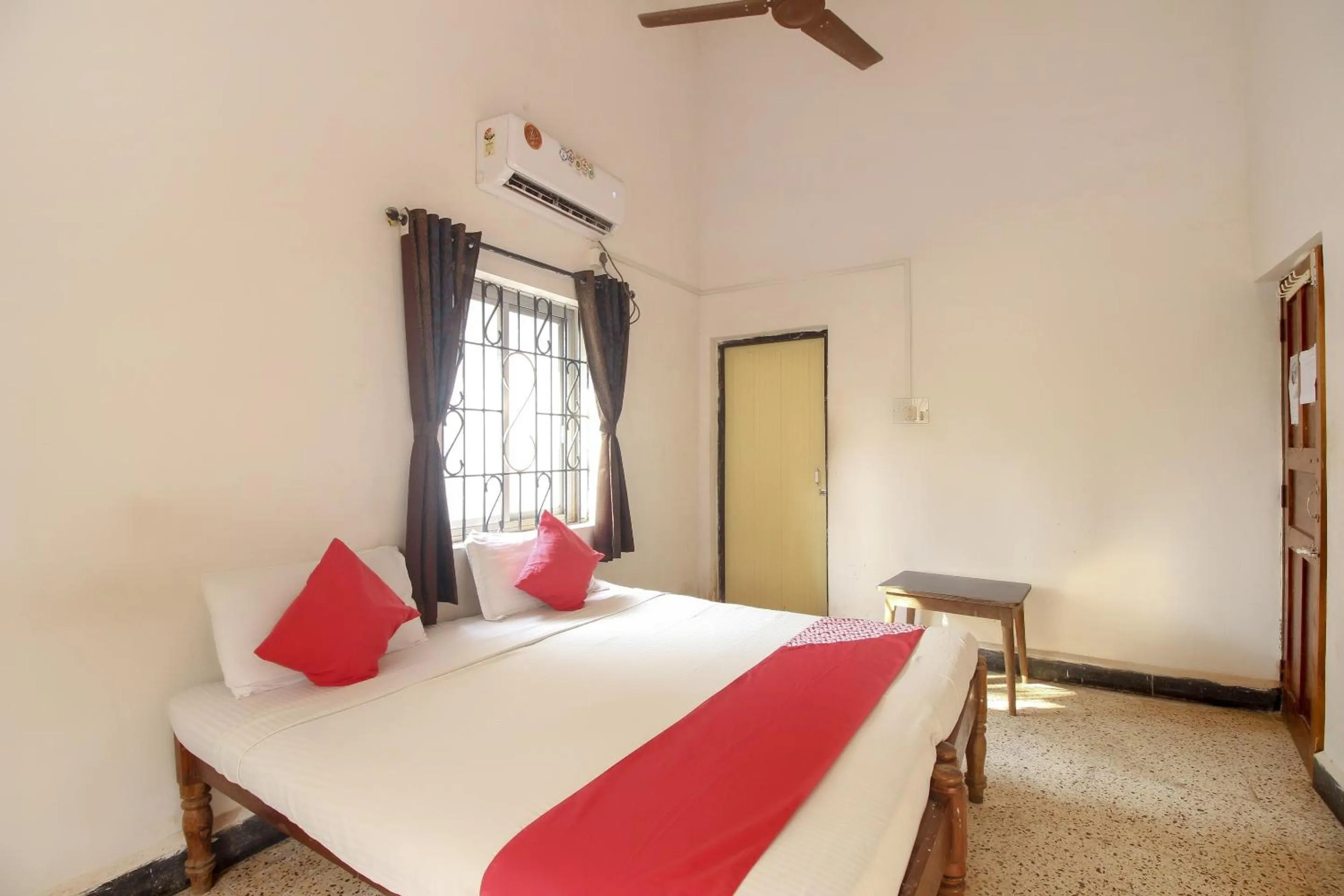 Bedroom, Bed in Hotel O Delma's guest house