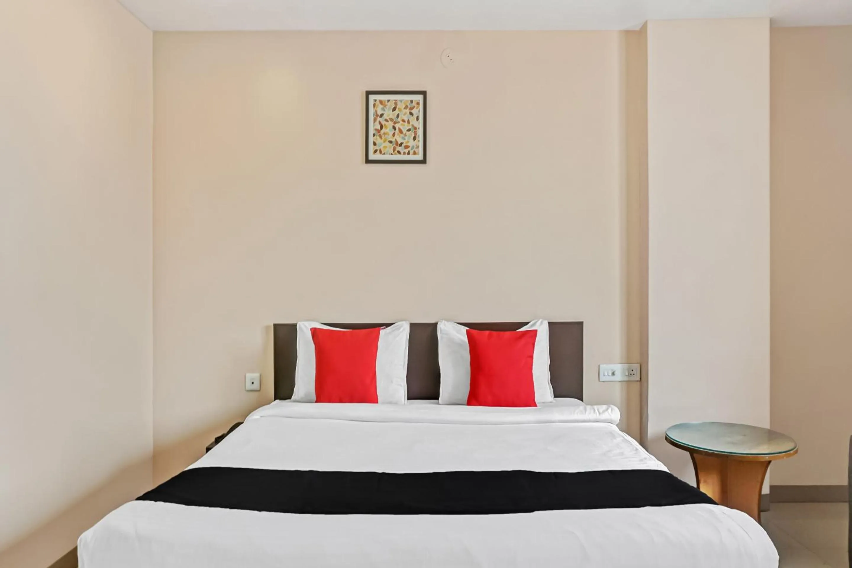 Lobby or reception, Bed in Hotel O Log Inn Plaza