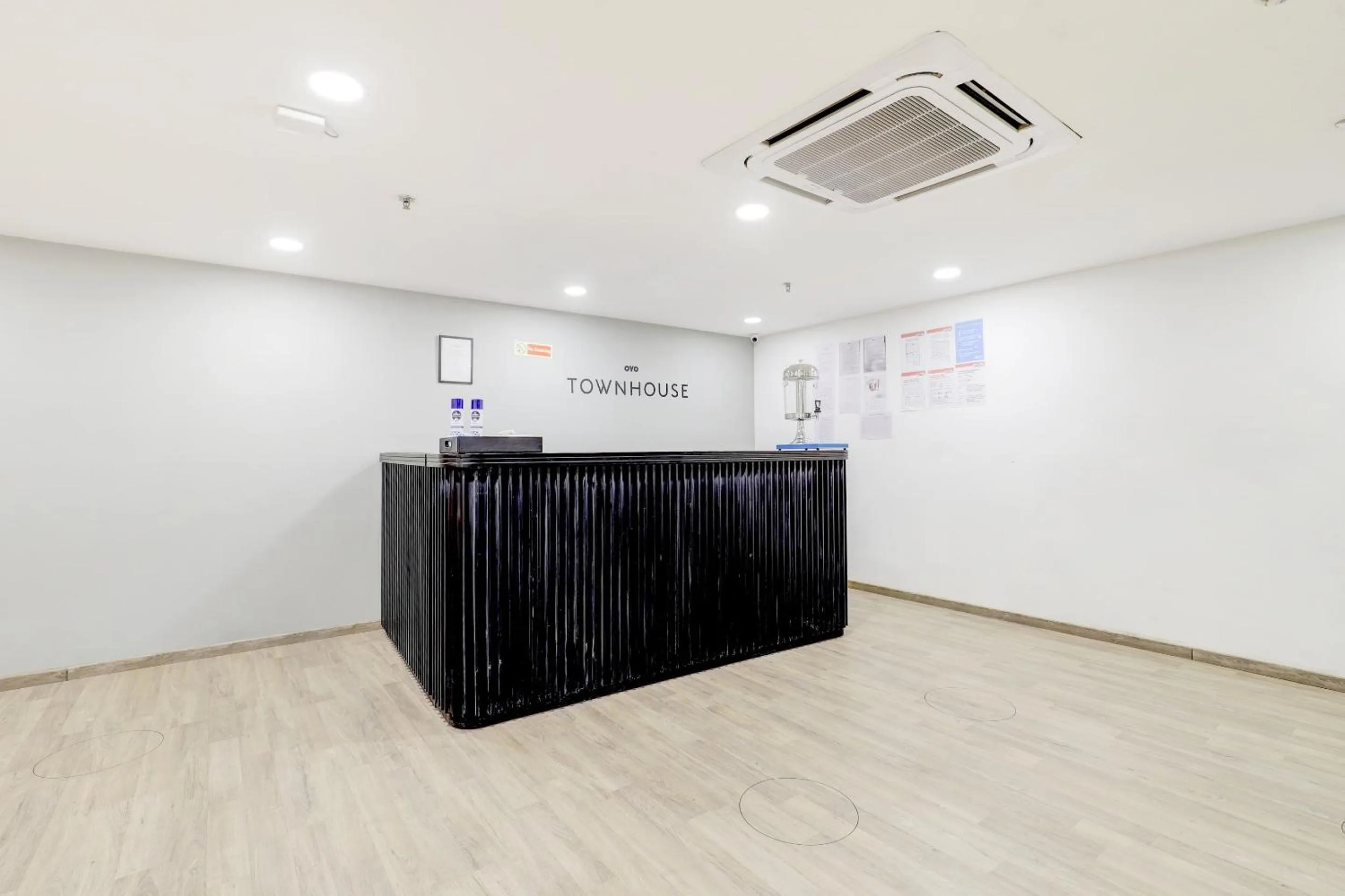 Lobby or reception in Super Townhouse Rajyash Rise