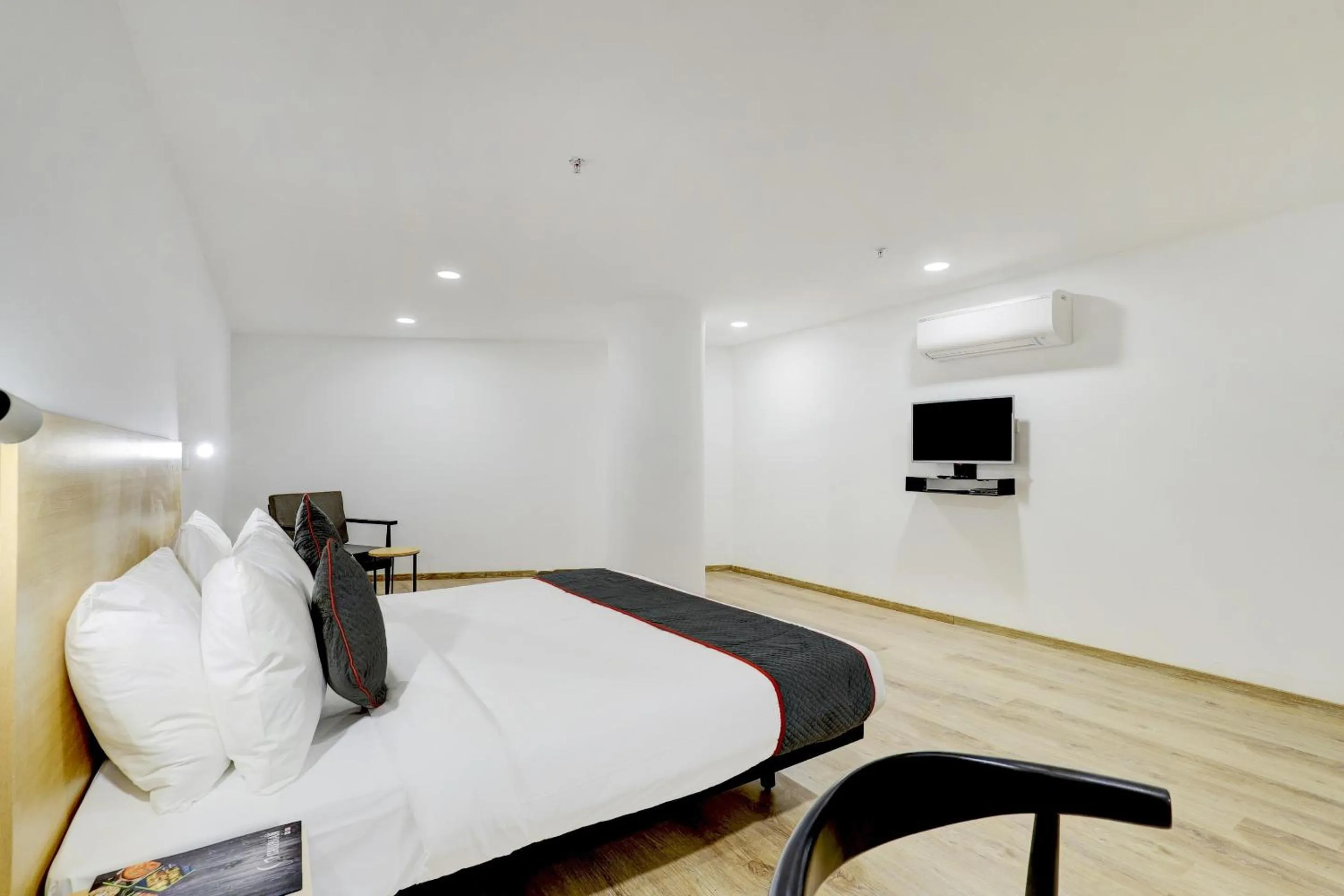 Bedroom, Bed in Super Townhouse Rajyash Rise