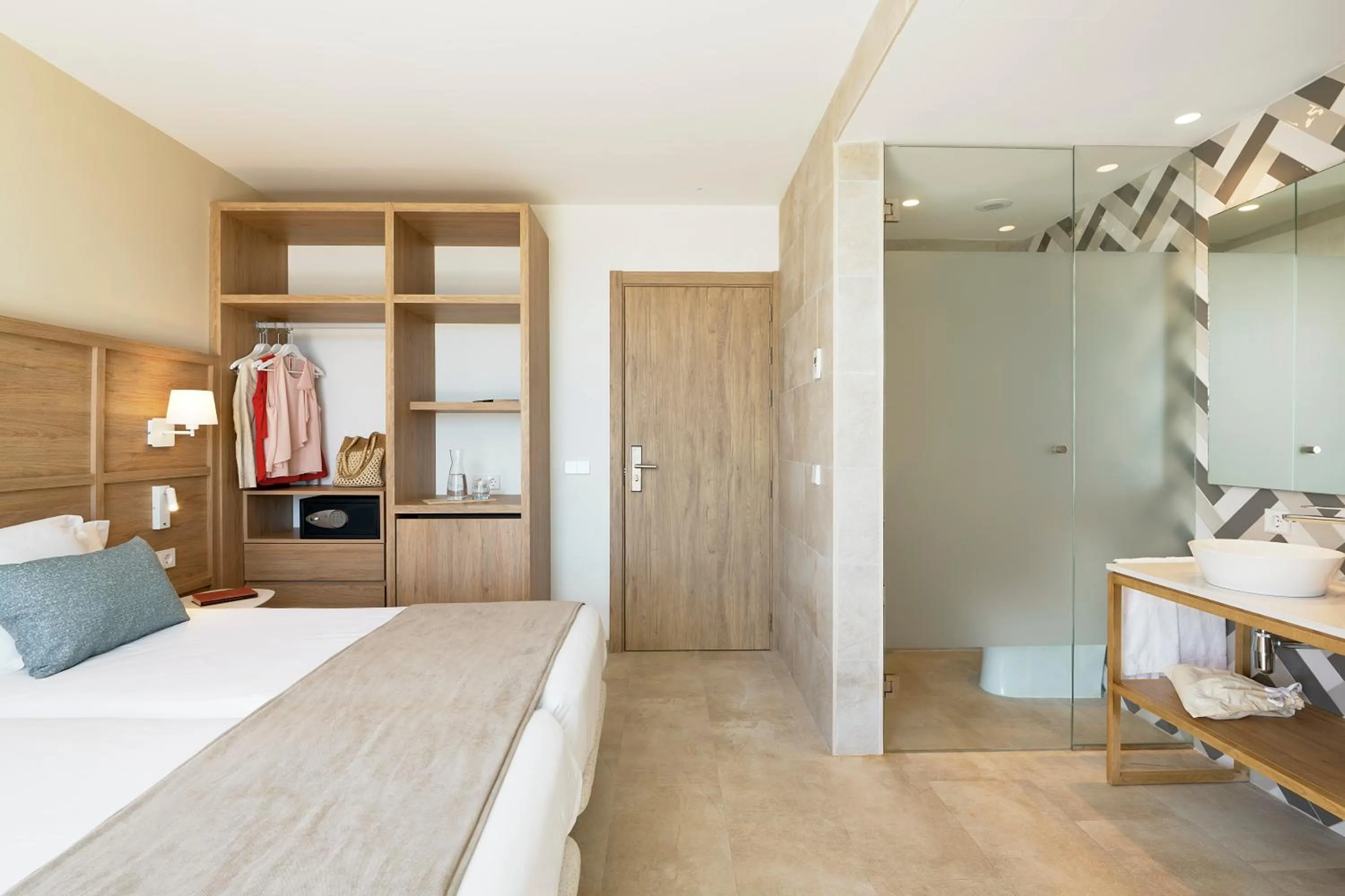 Bed in Iberostar Waves Cala Domingos All Inclusive