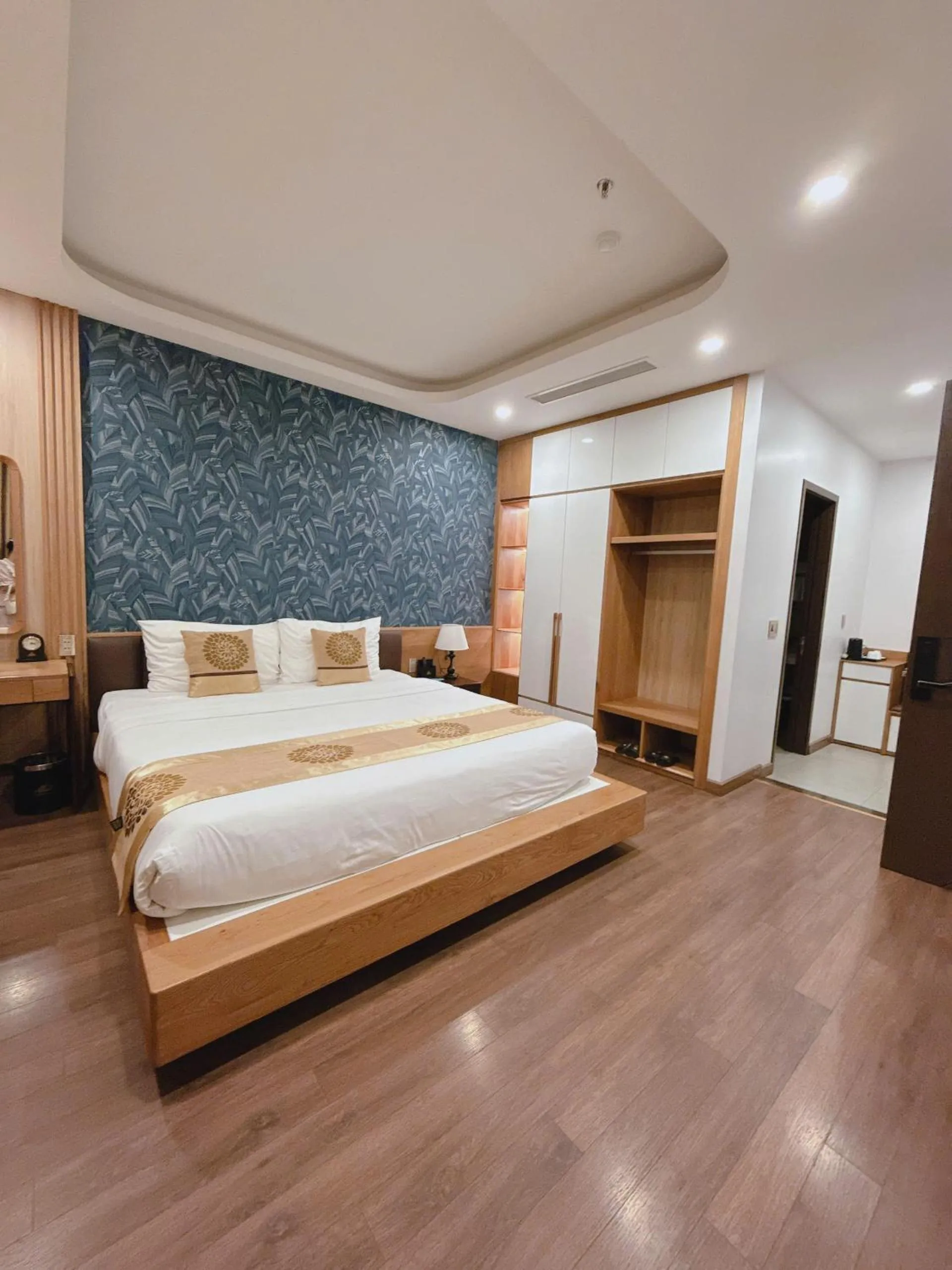 Bed in Queen Hotel Hoàng Gia