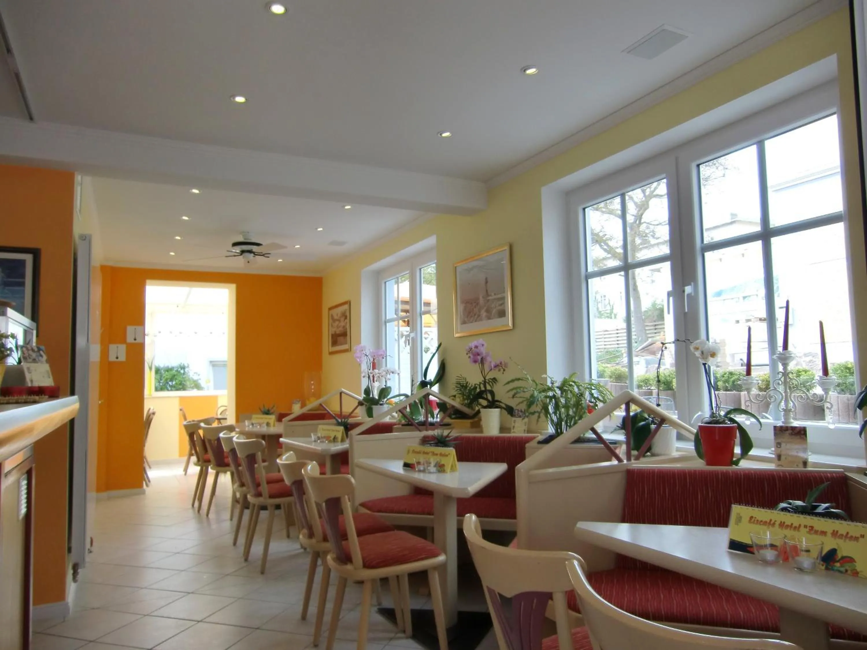 Restaurant/places to eat in Hotel zum Hafen