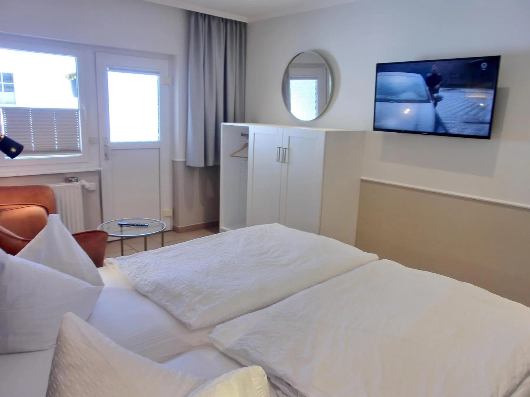 Photo of the whole room, Bed in Hotel zum Hafen