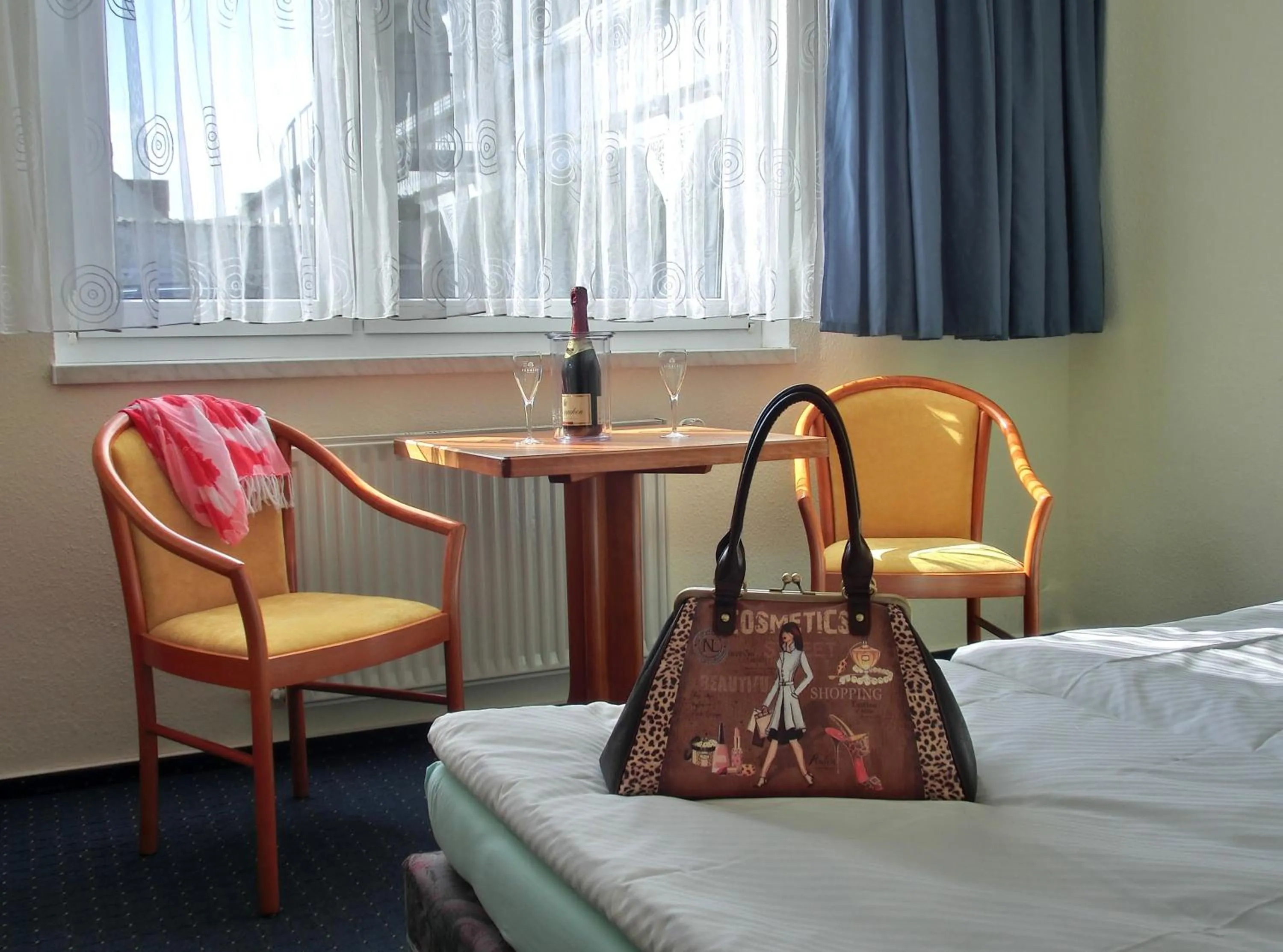 Photo of the whole room, Bed in Hotel zum Hafen