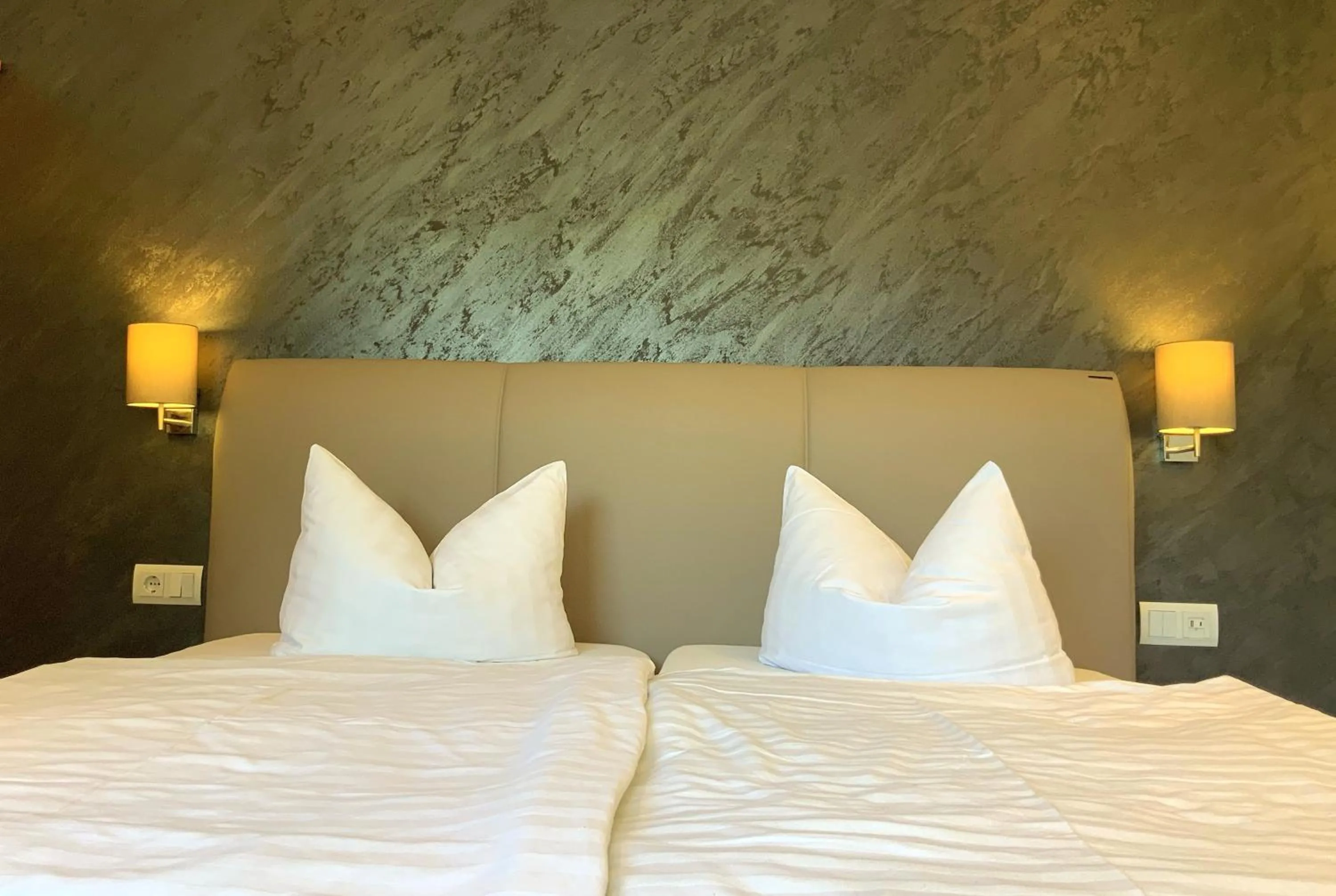 Bedroom, Bed in Hotel zum Hafen
