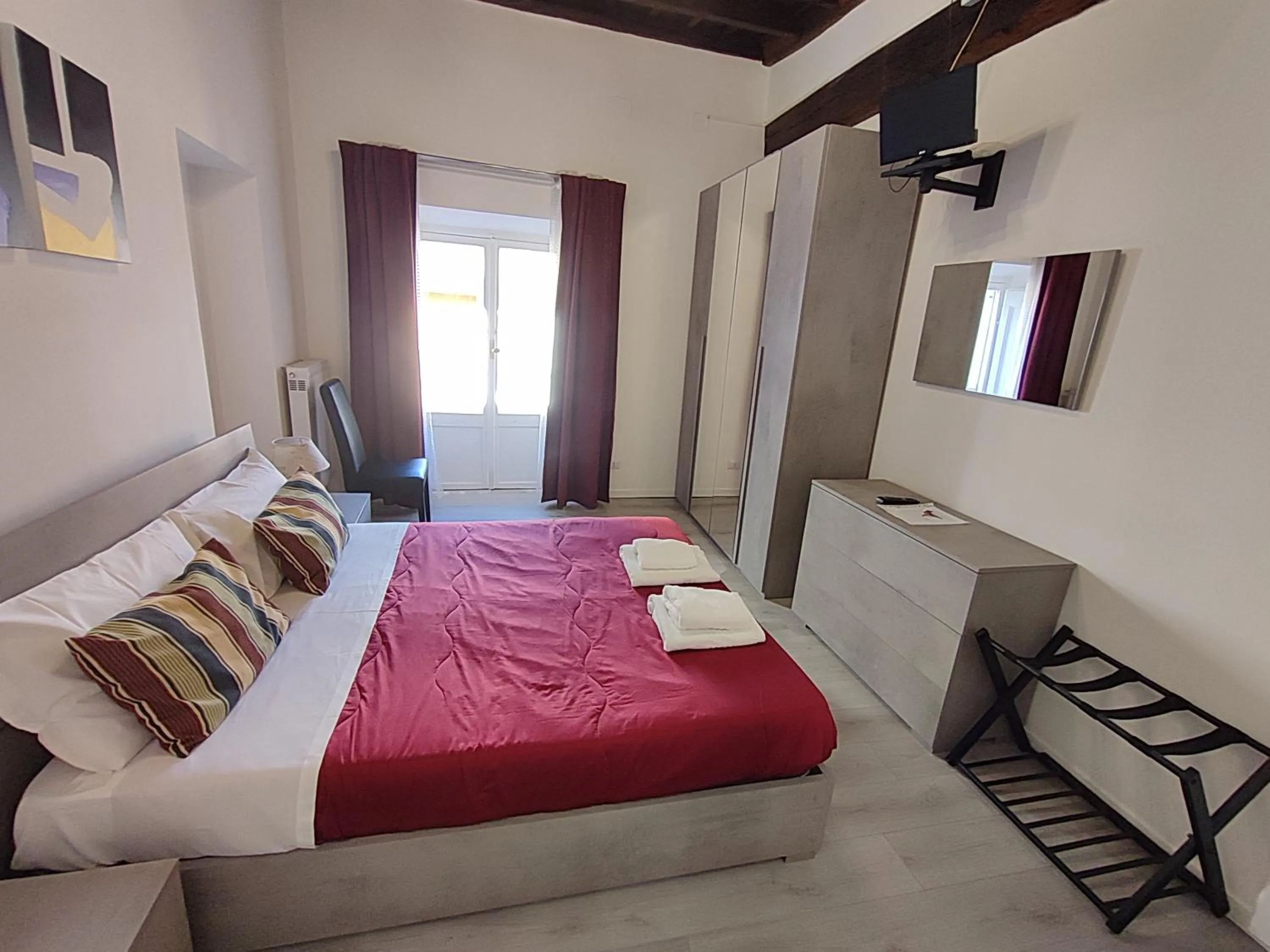 Bed in Giubbonari Street