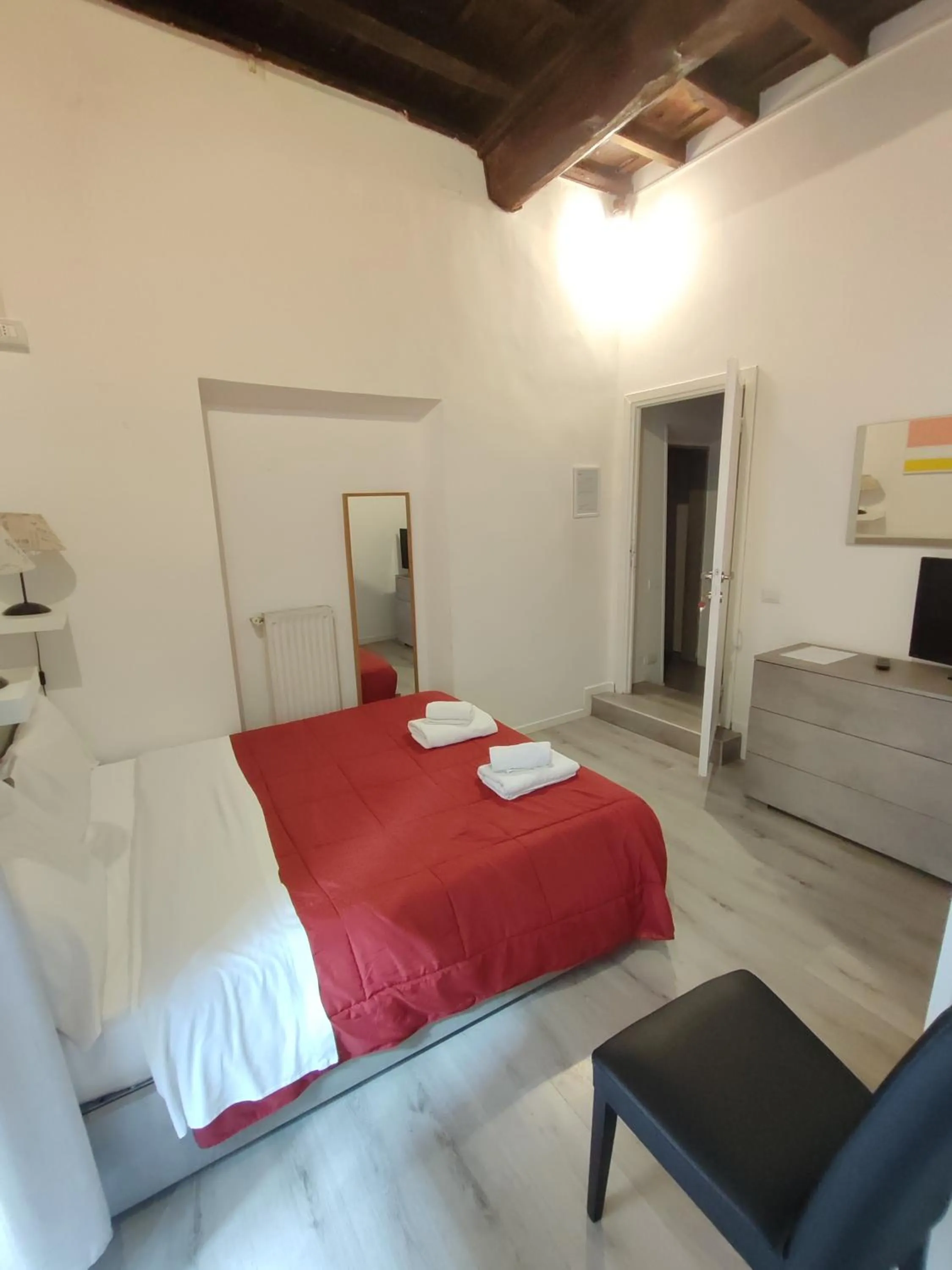 Bed in Giubbonari Street