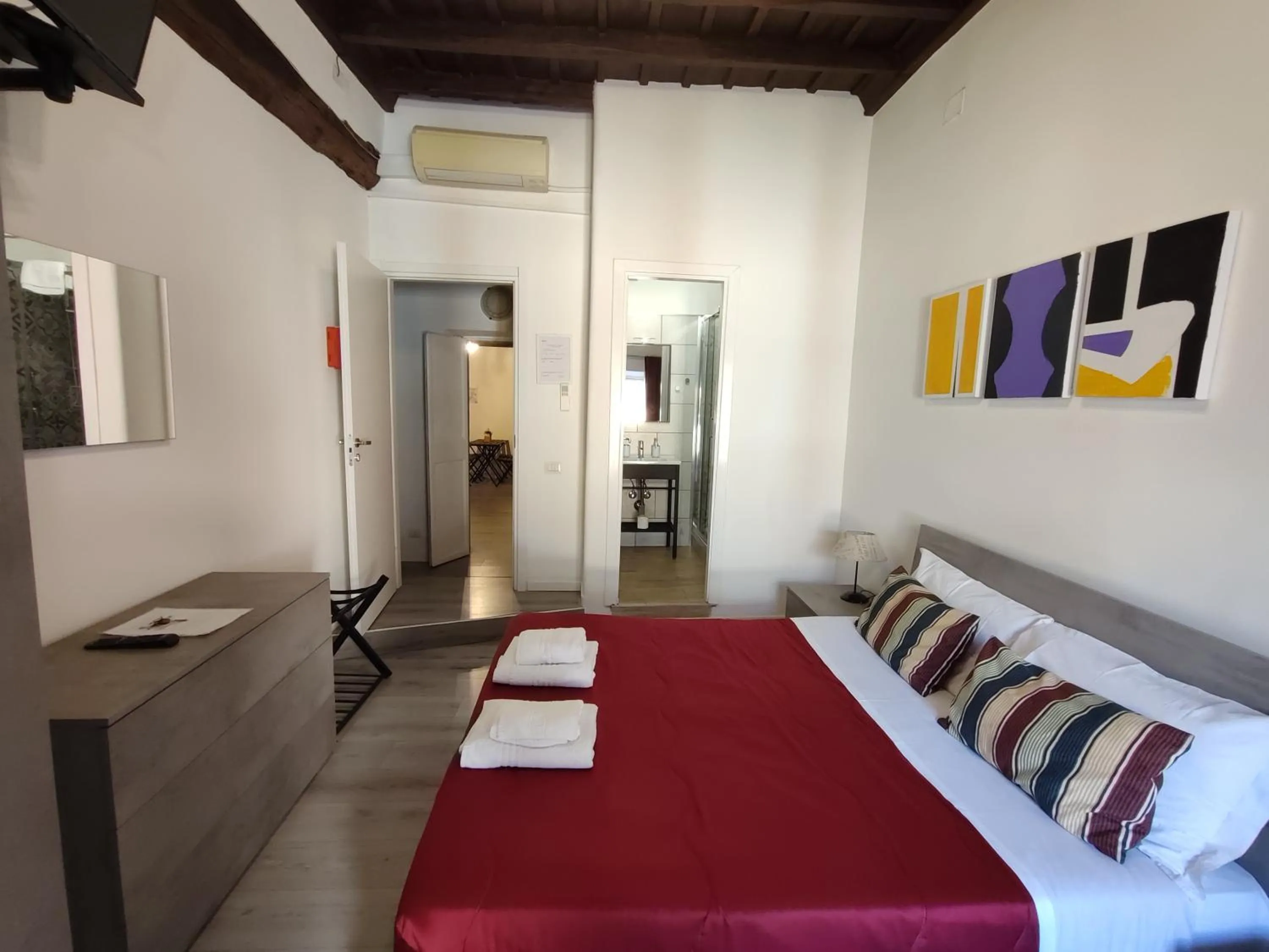 Bed in Giubbonari Street