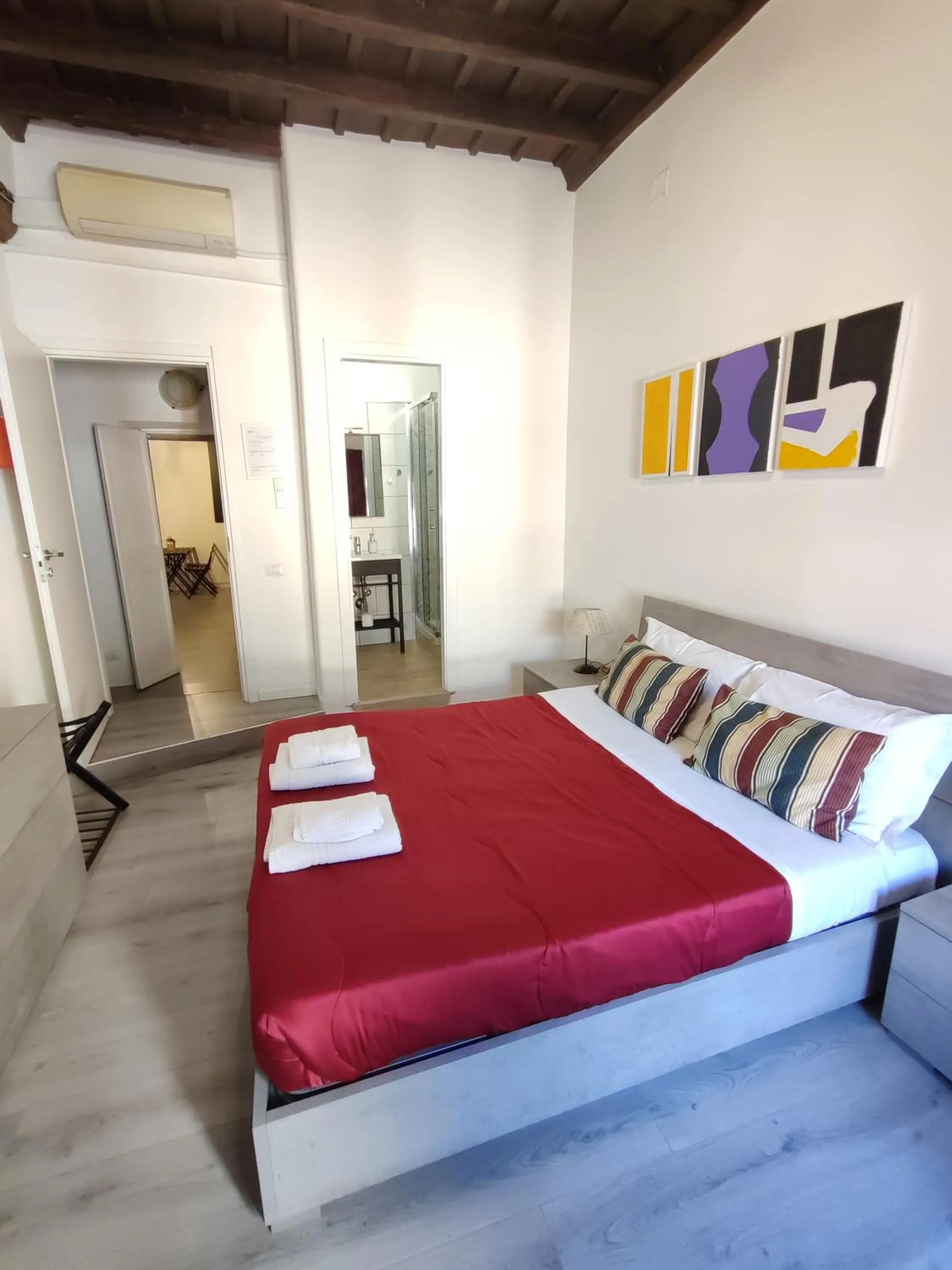 Bed in Giubbonari Street