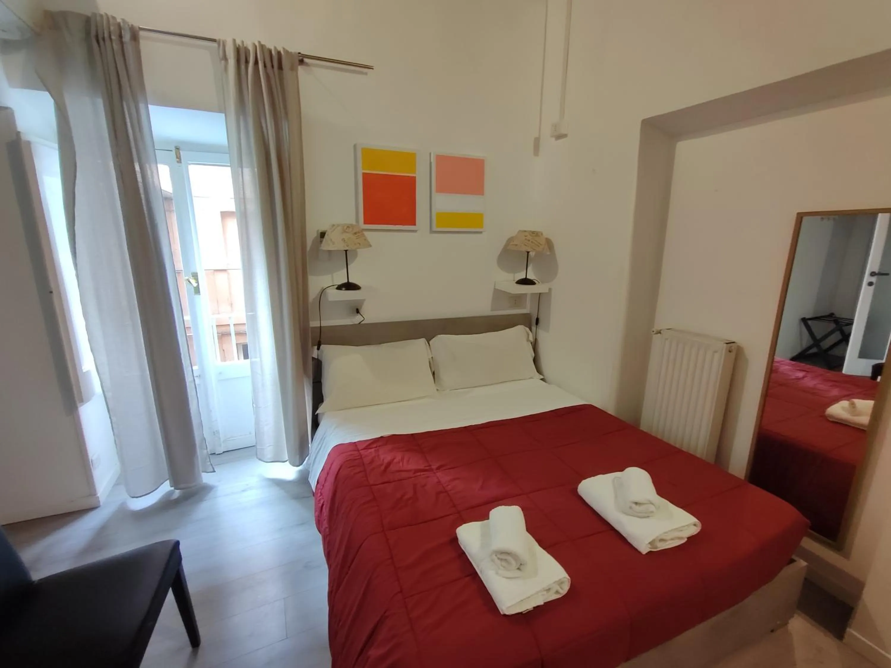 Bed in Giubbonari Street