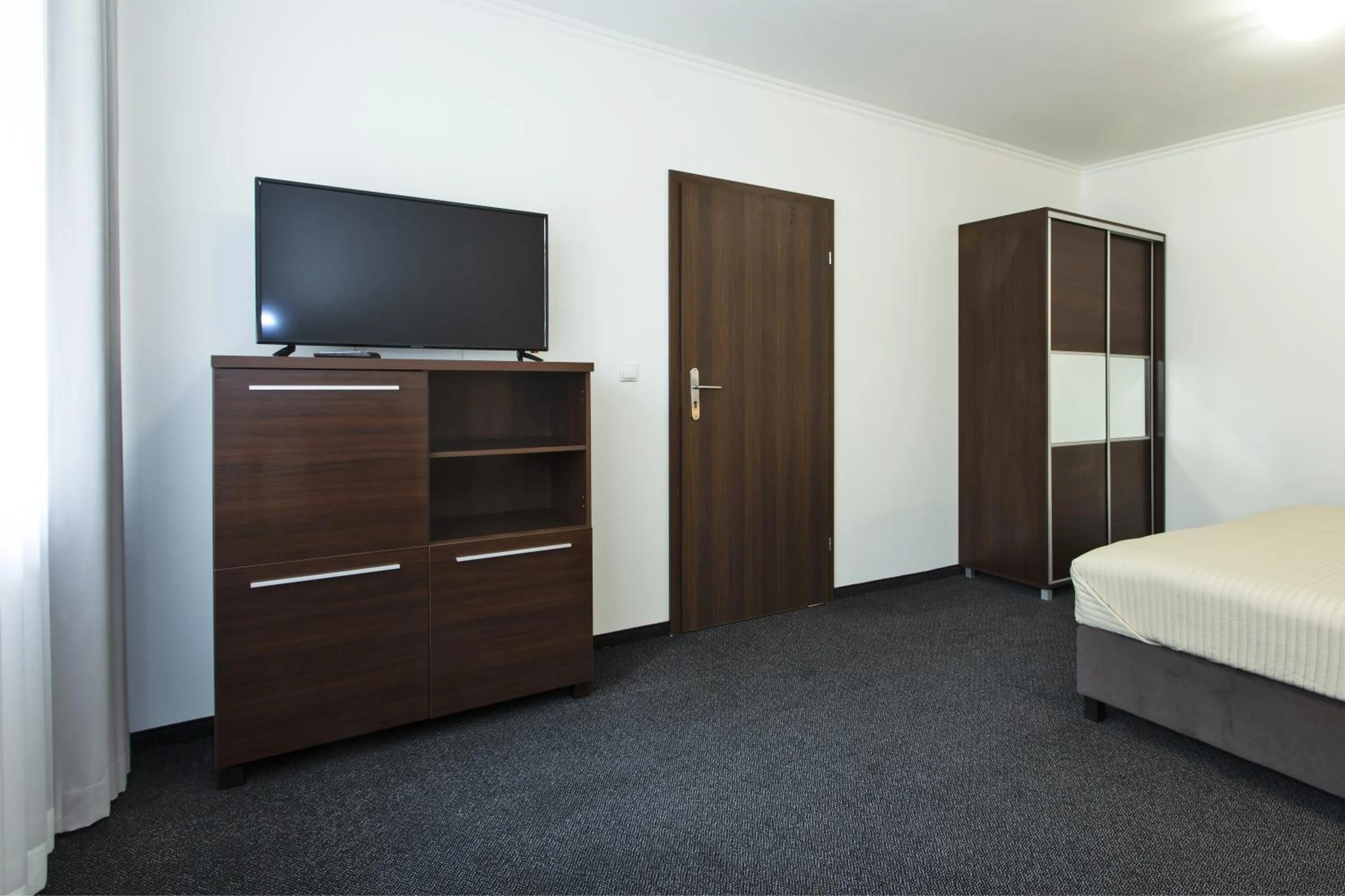 Bedroom, Bed in InterHotel