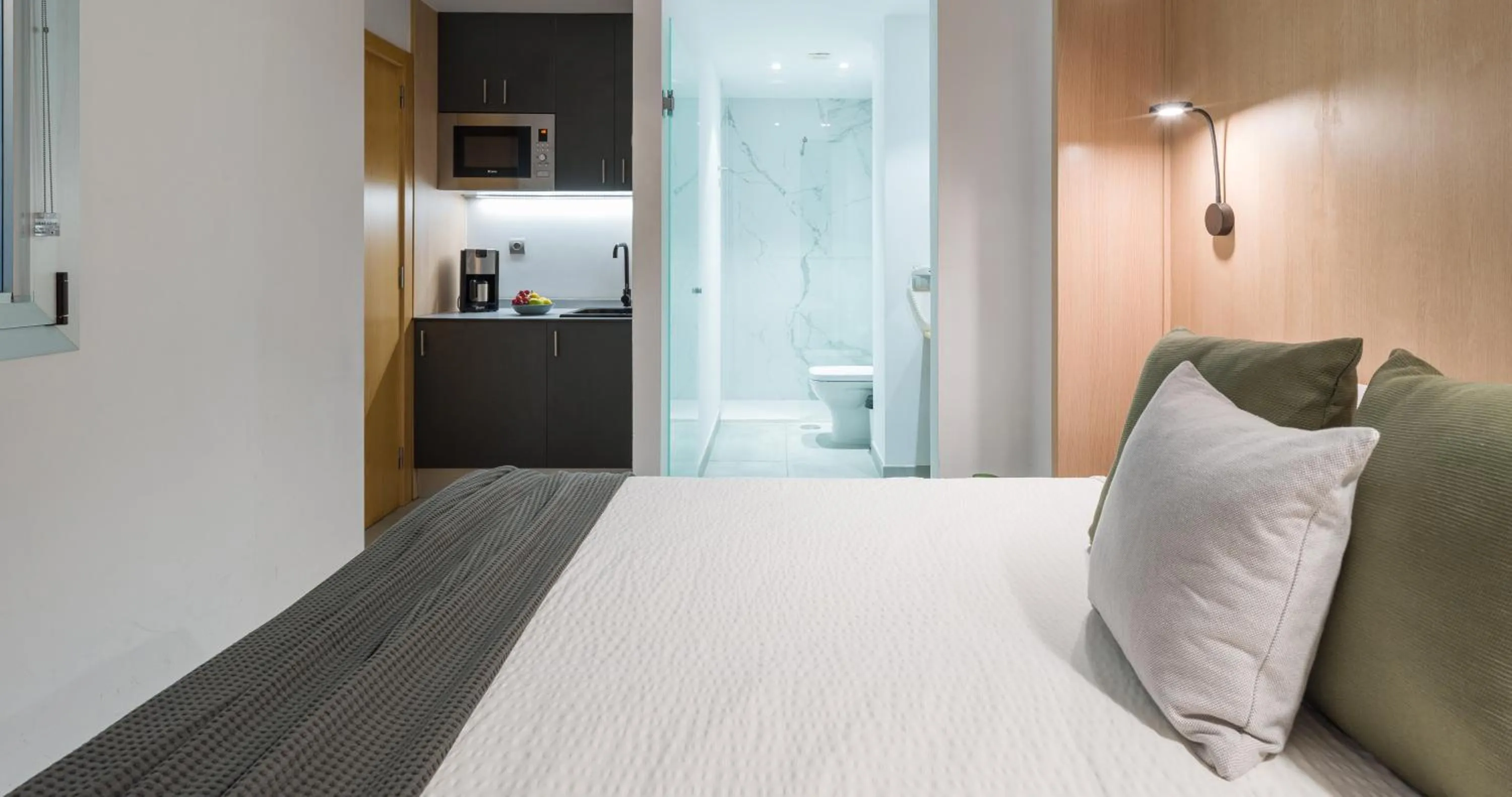 Bathroom, Bed in Tusity One