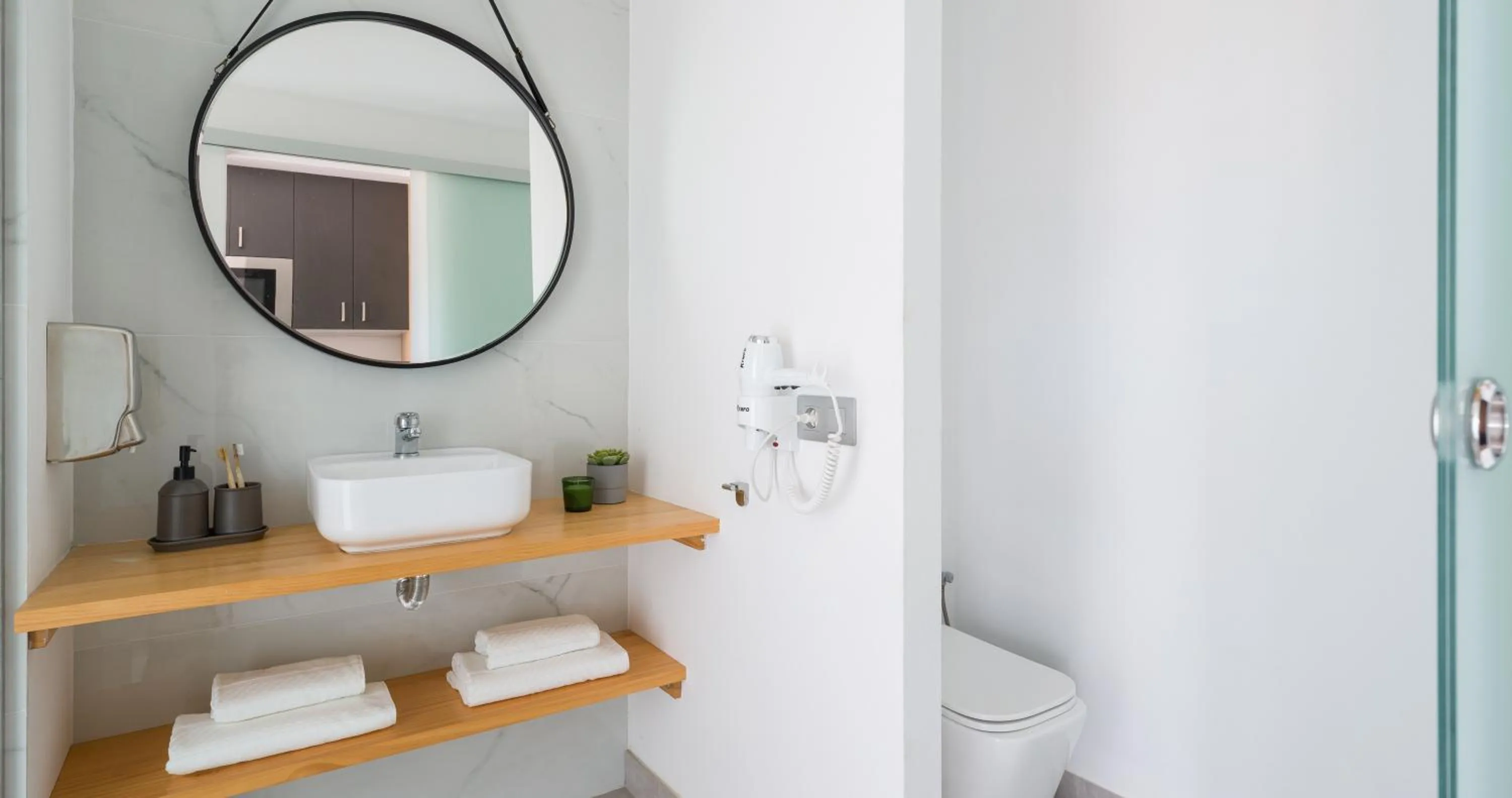 Toilet in Tusity One