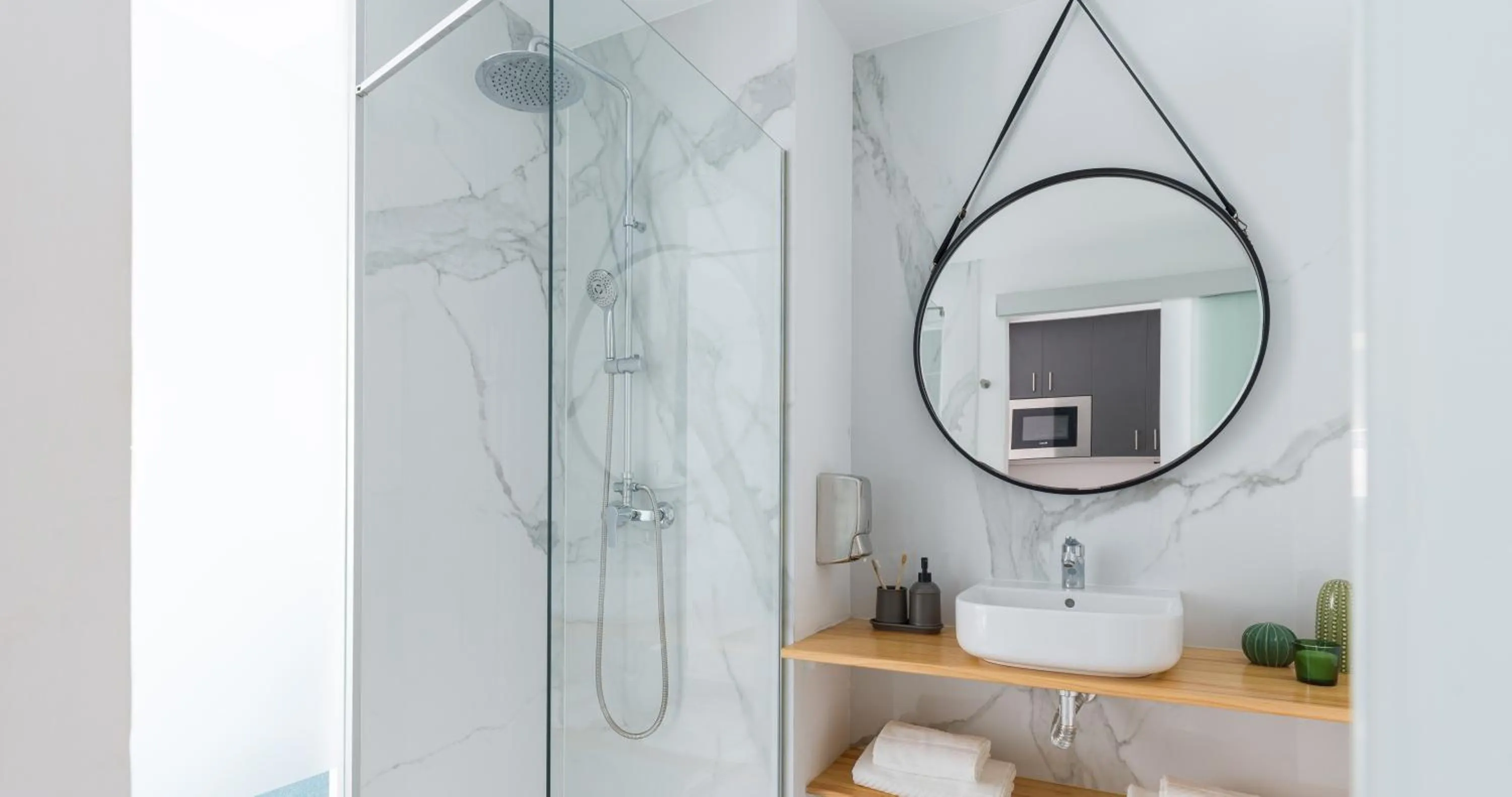 Shower in Tusity One