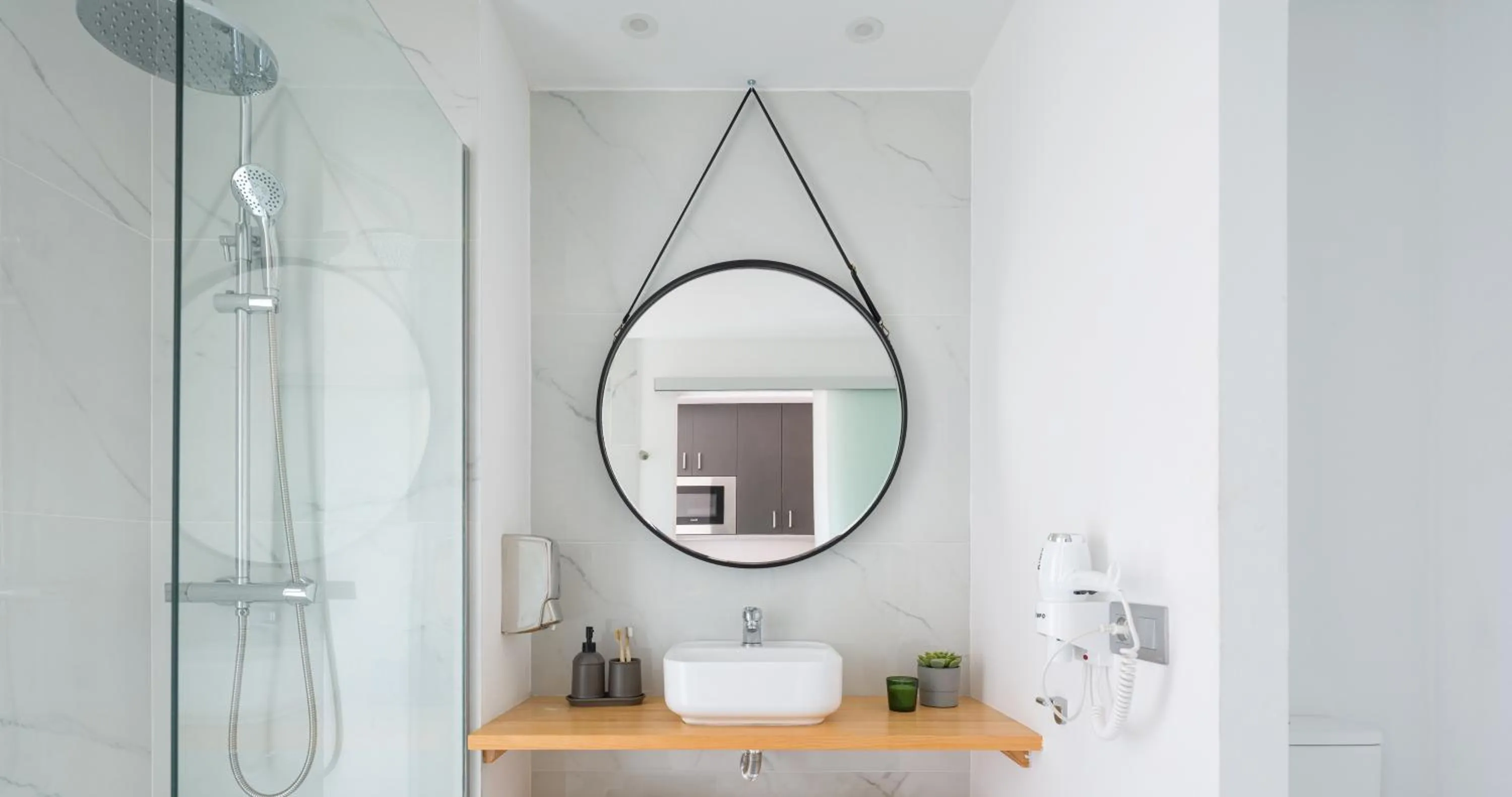 Shower in Tusity One