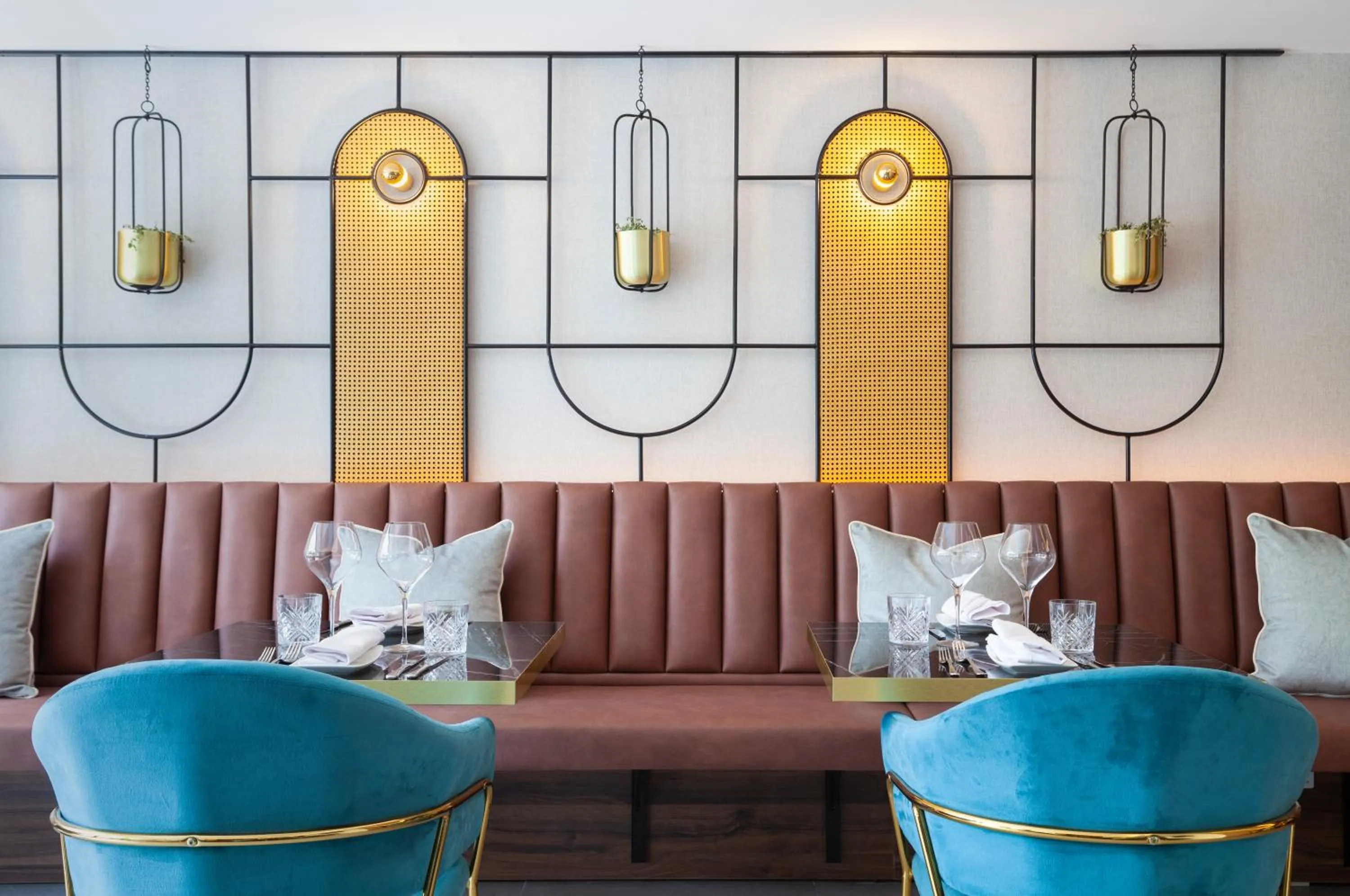 Restaurant/places to eat in Nivia Born Boutique Hotel