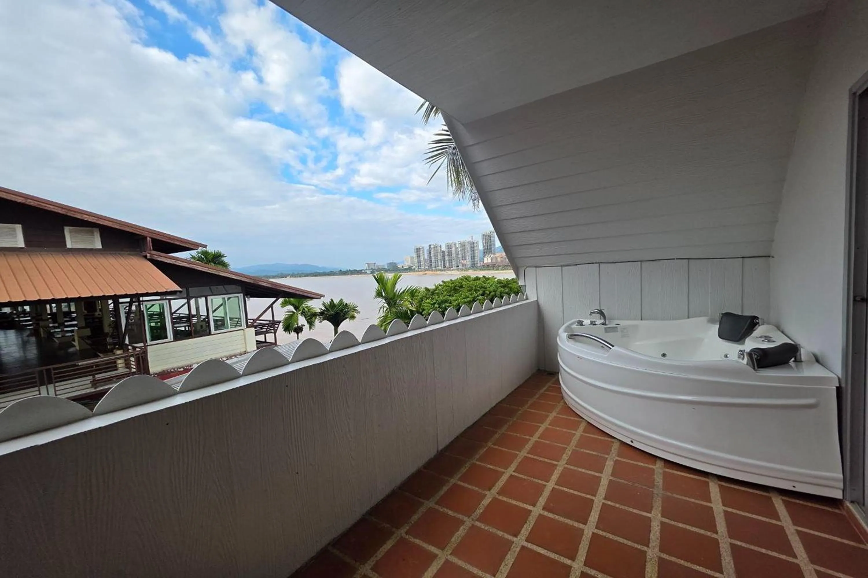 Balcony/Terrace in River Breeze Chiangsaen