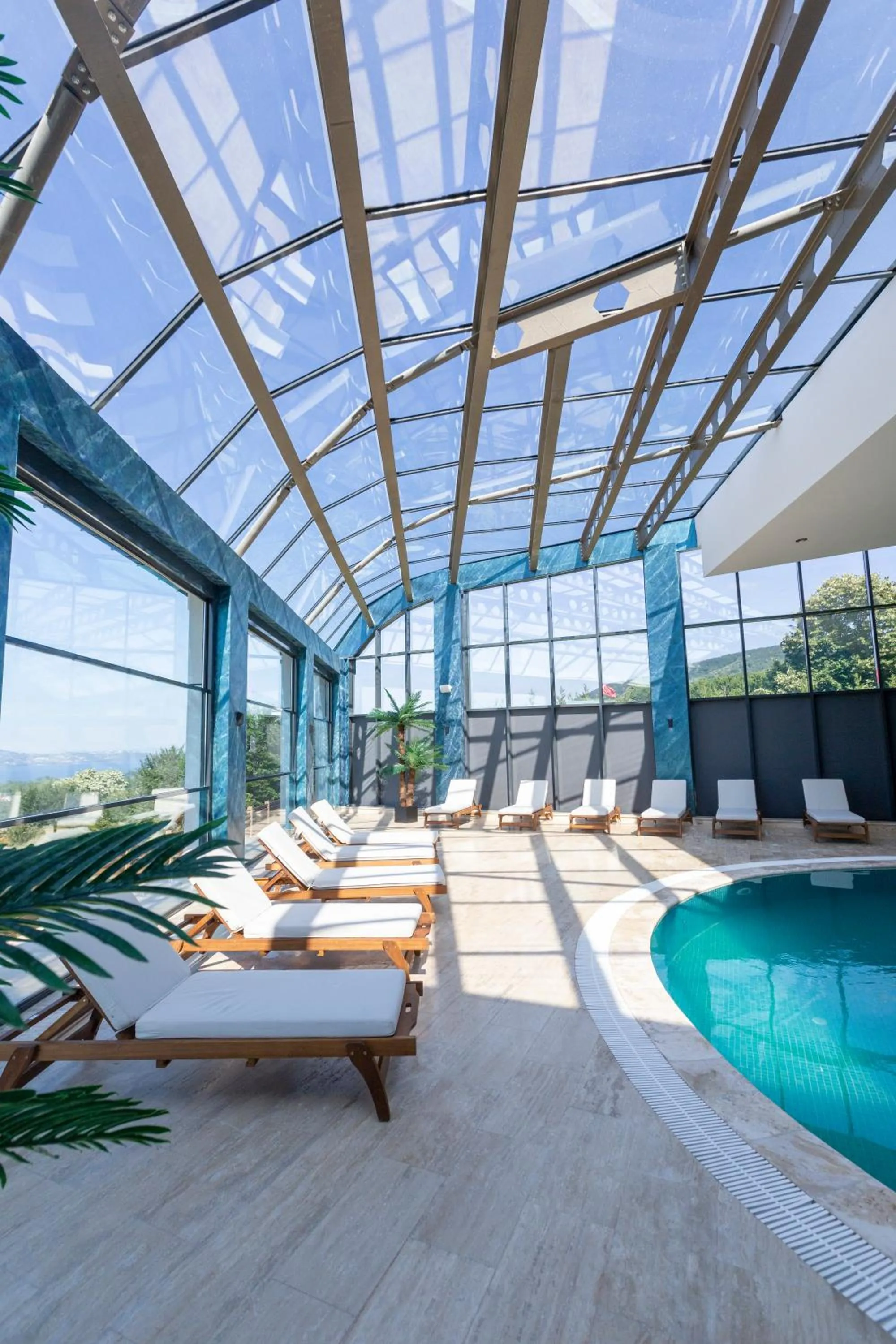 Swimming pool in Cabir Deluxe Hotel Sapanca