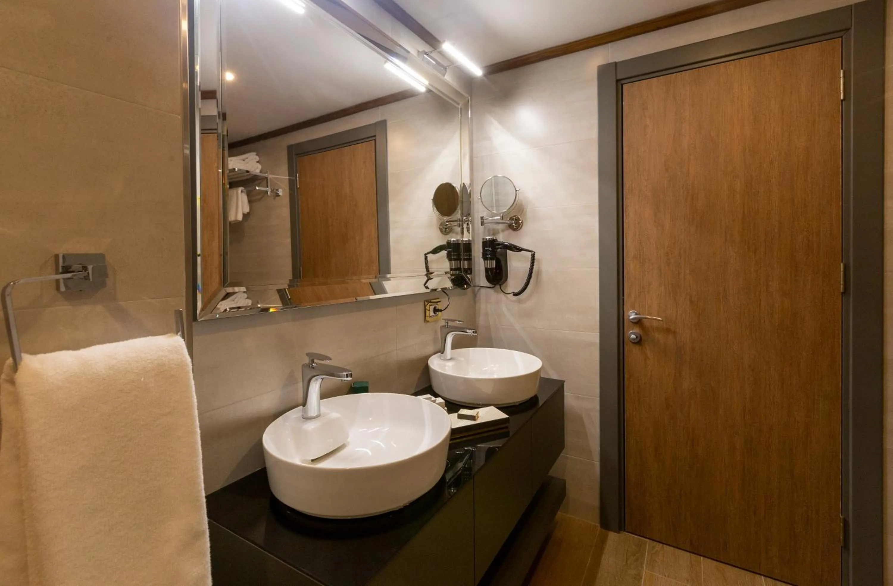 Bathroom in Cabir Deluxe Hotel Sapanca