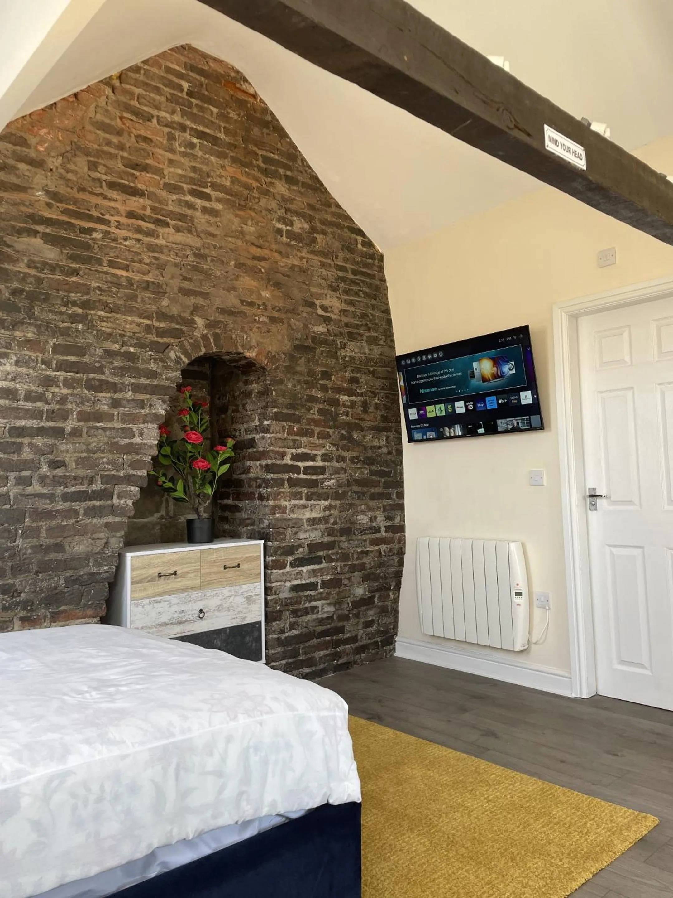 Bedroom, Bed in Whitby Bridge Luxury Apartments