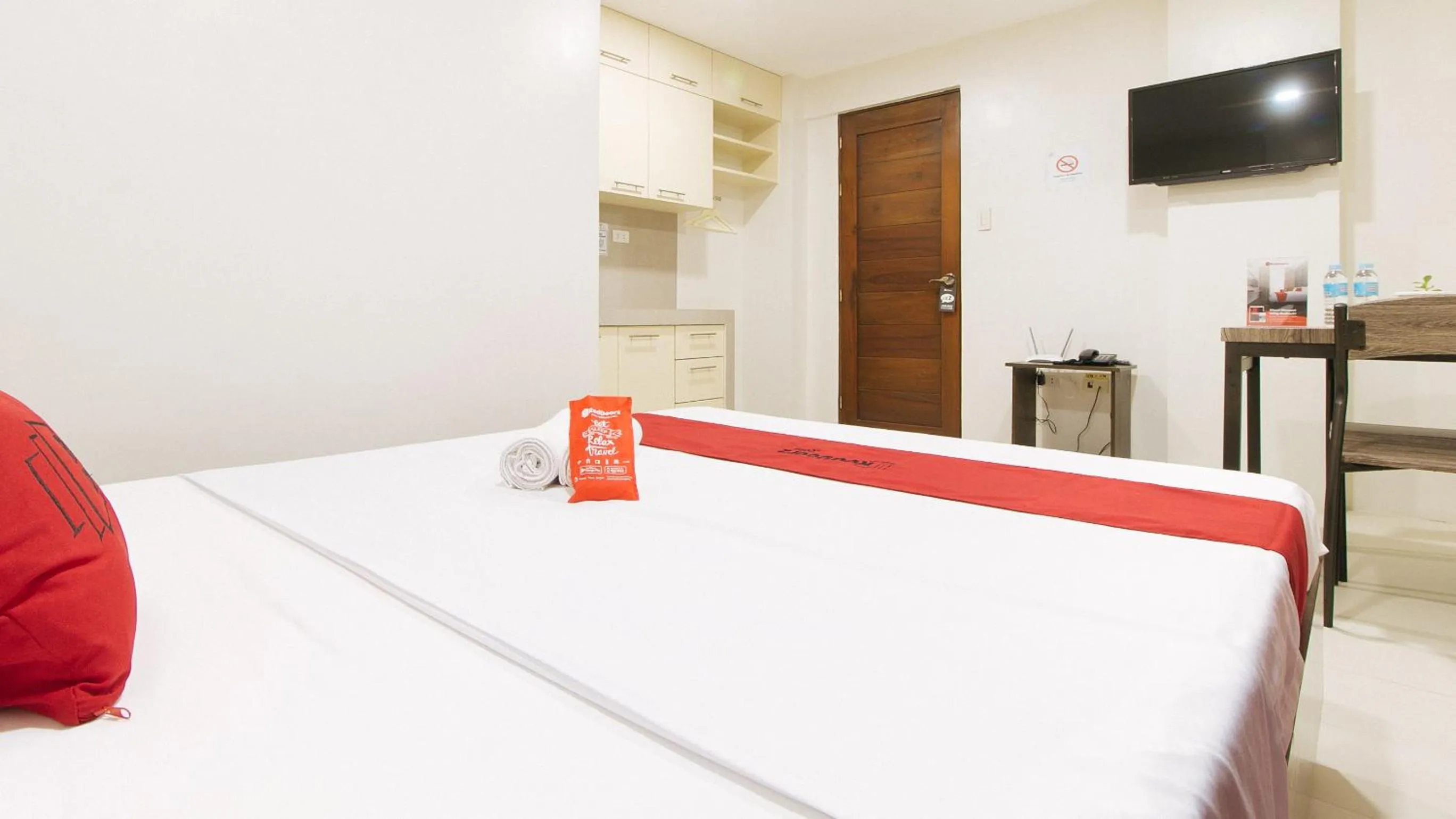 Bed in RedDoorz near Fernwoods Garden Quezon City