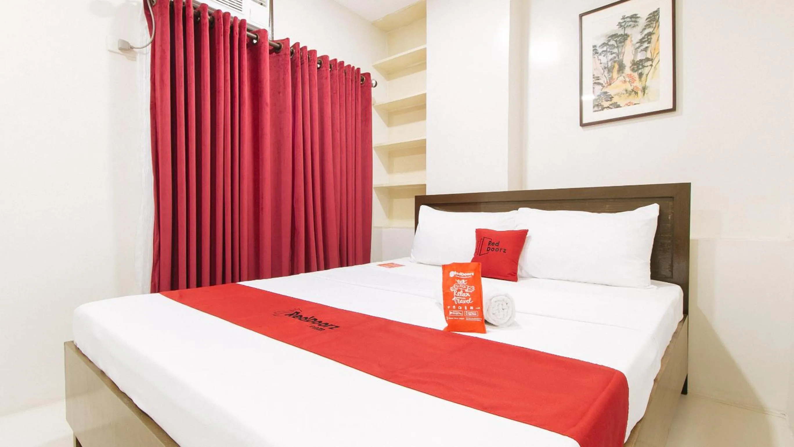 Bed in RedDoorz near Fernwoods Garden Quezon City