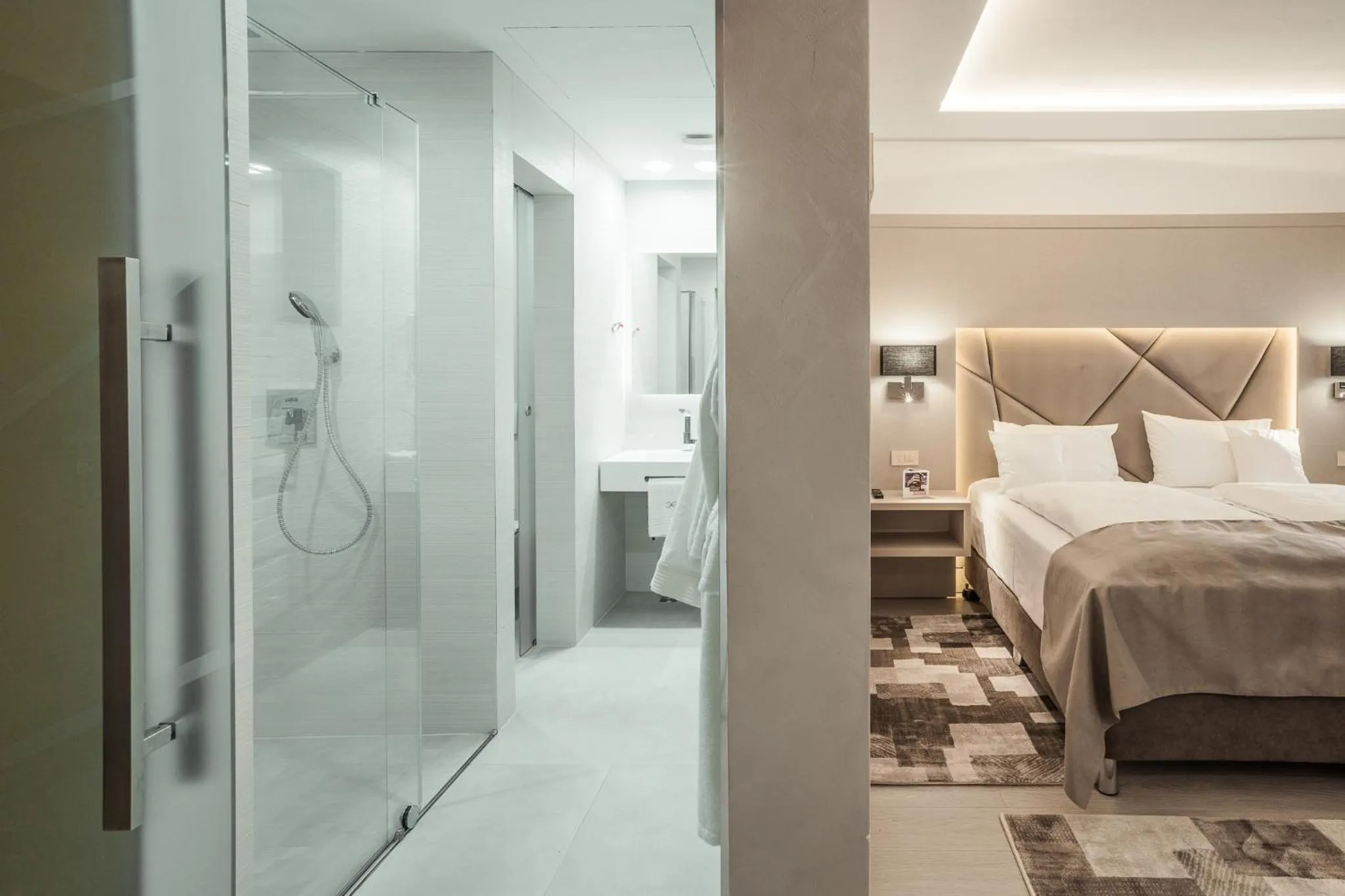 Bed in Hotel Eden Garden Spa