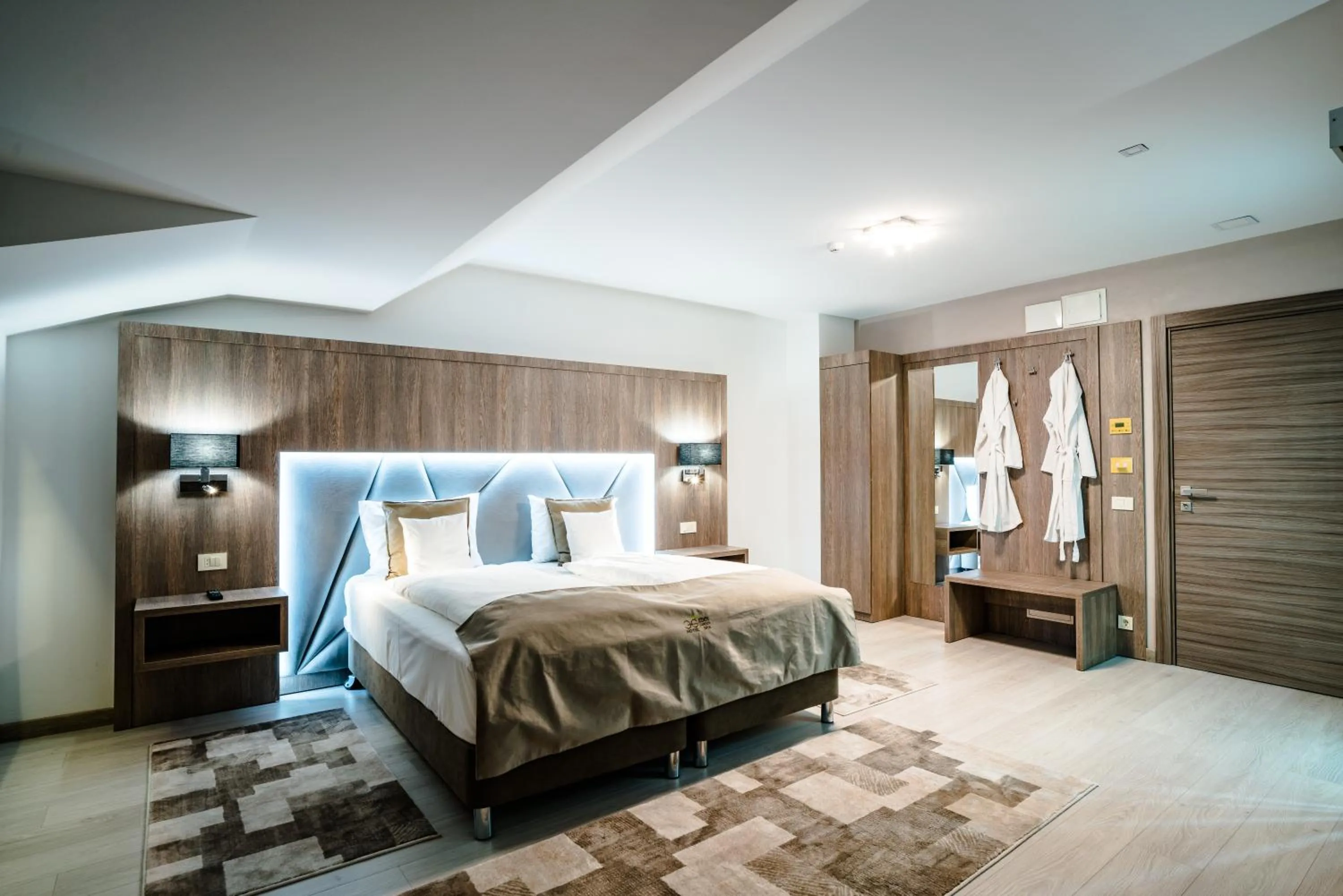 Bed in Hotel Eden Garden Spa