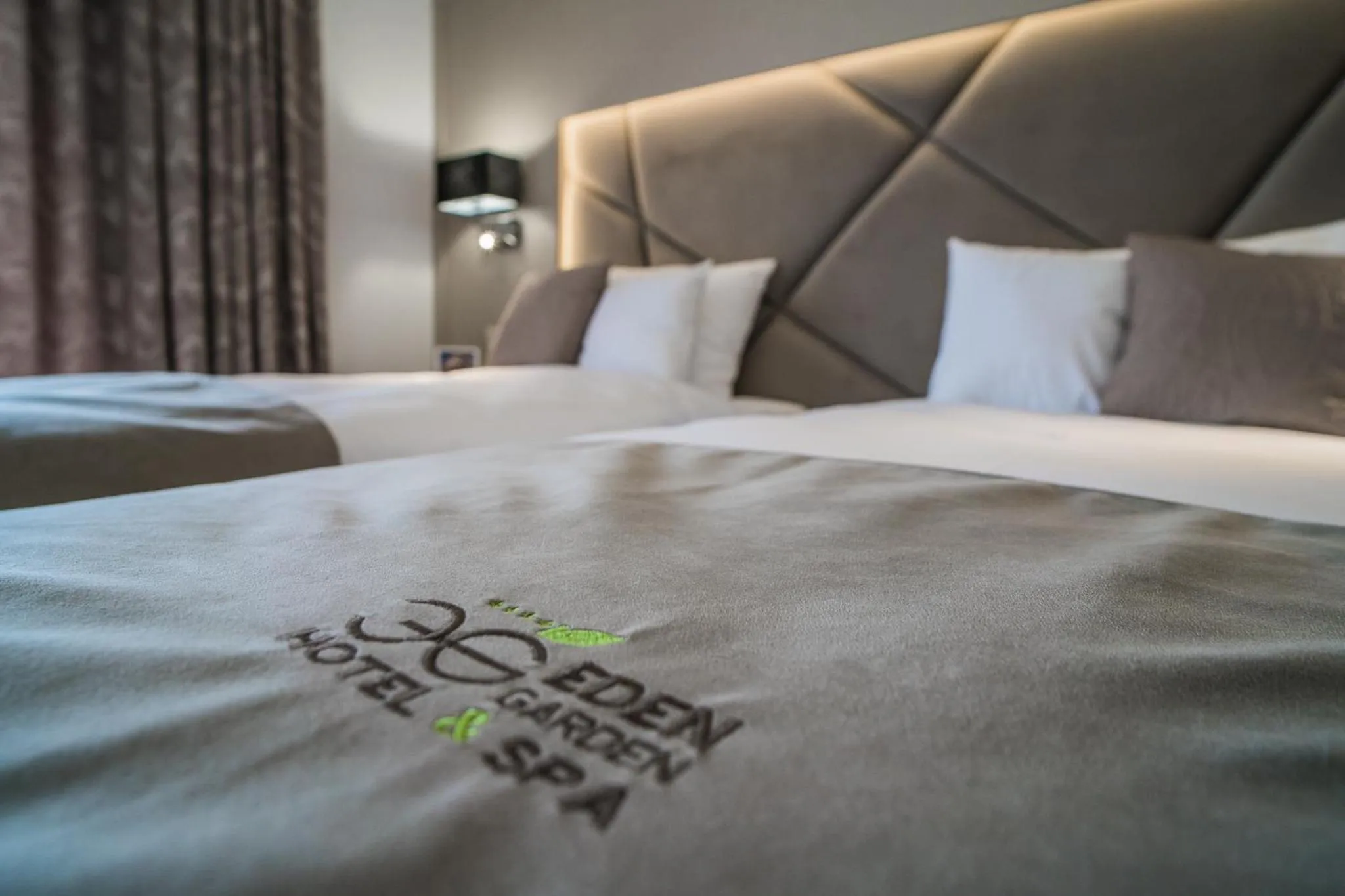 Bed in Hotel Eden Garden Spa