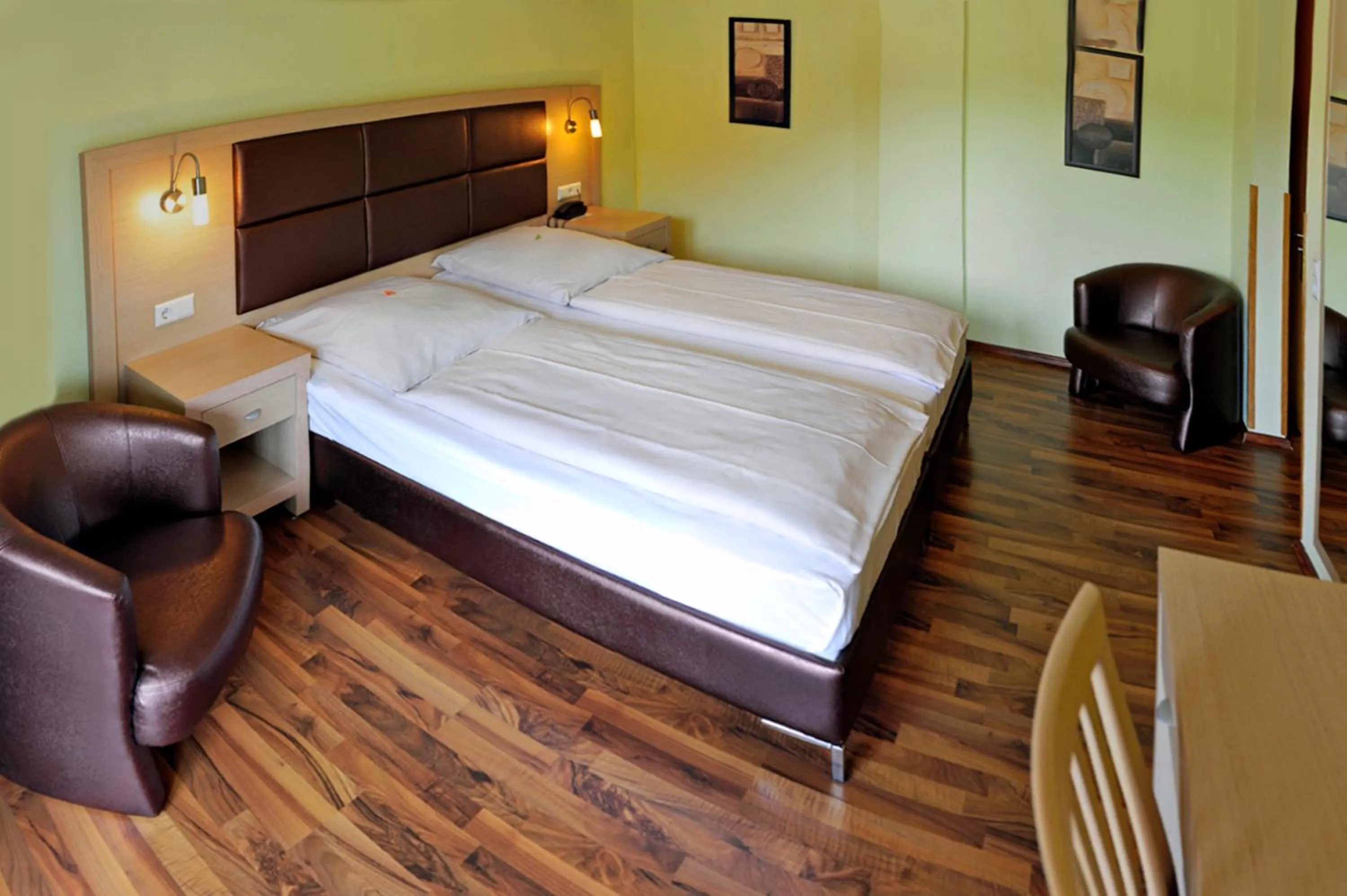 Photo of the whole room, Bed in Hotel Tannenhof