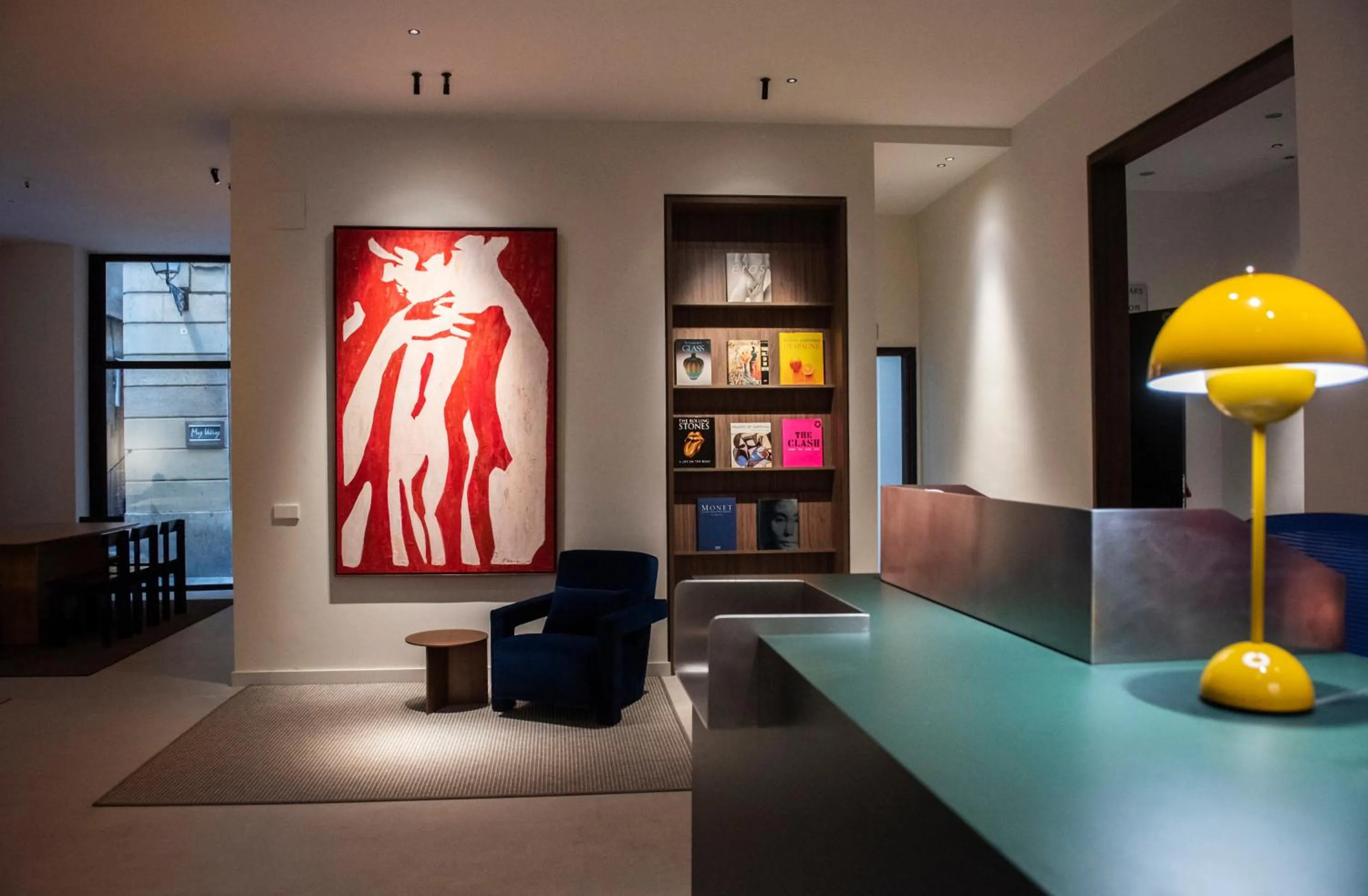 Living room in Hotel California