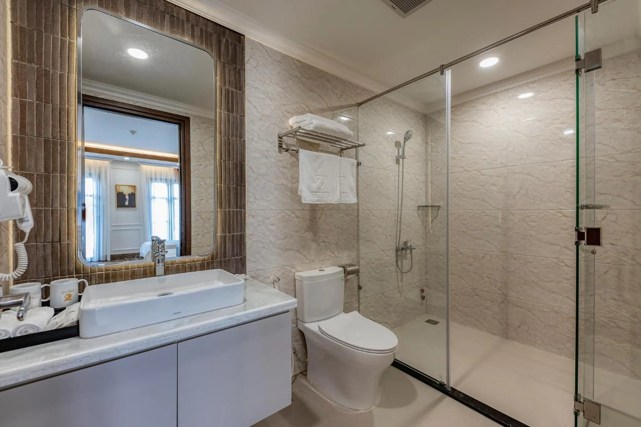 Bathroom in Hotel Trí Lê