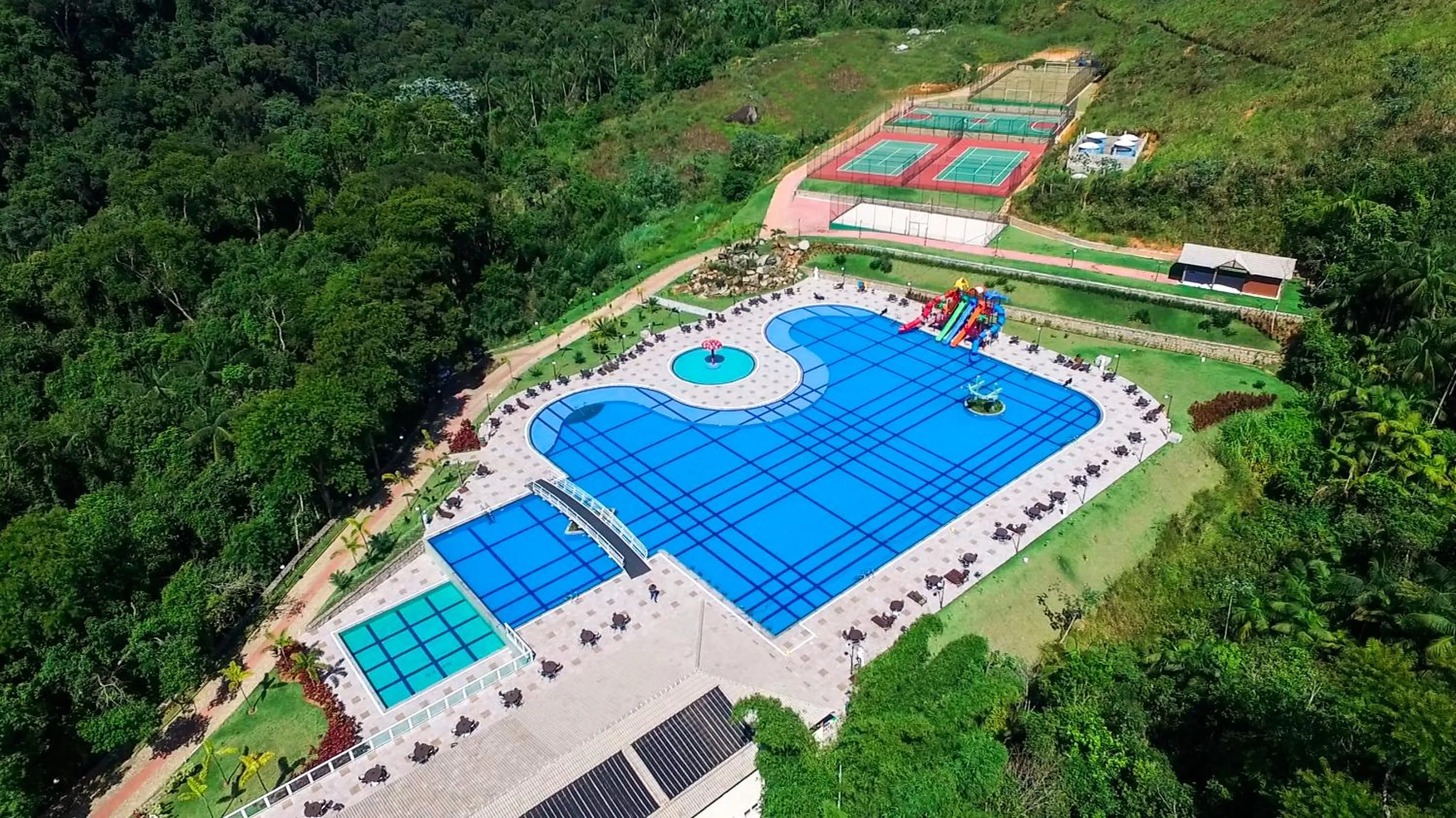 Swimming pool in Itatiaia Resort & Eventos