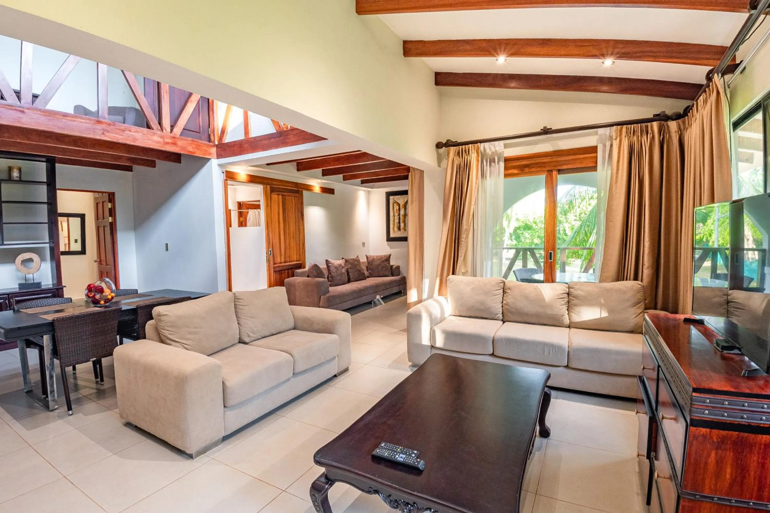 Living room in Sunset del Mar Beach Resort