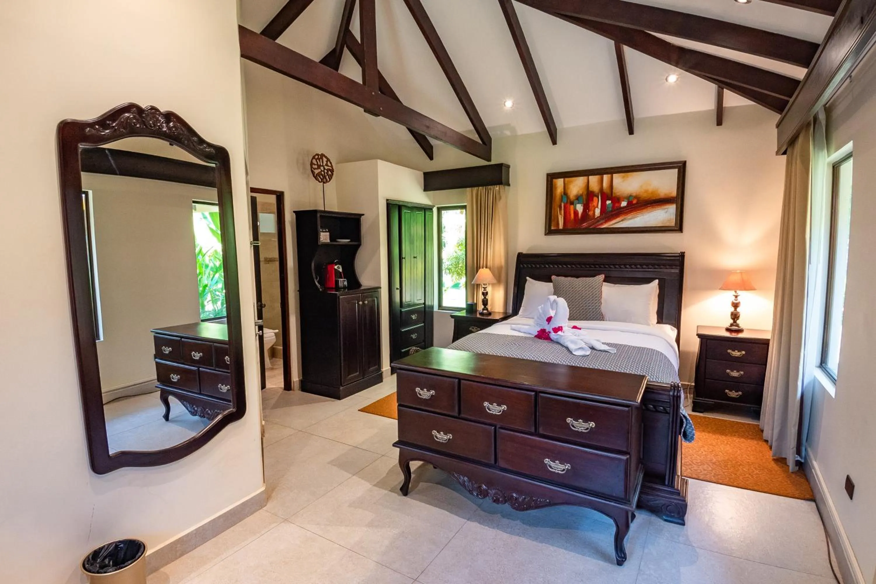 Photo of the whole room, Bed in Sunset del Mar Beach Resort