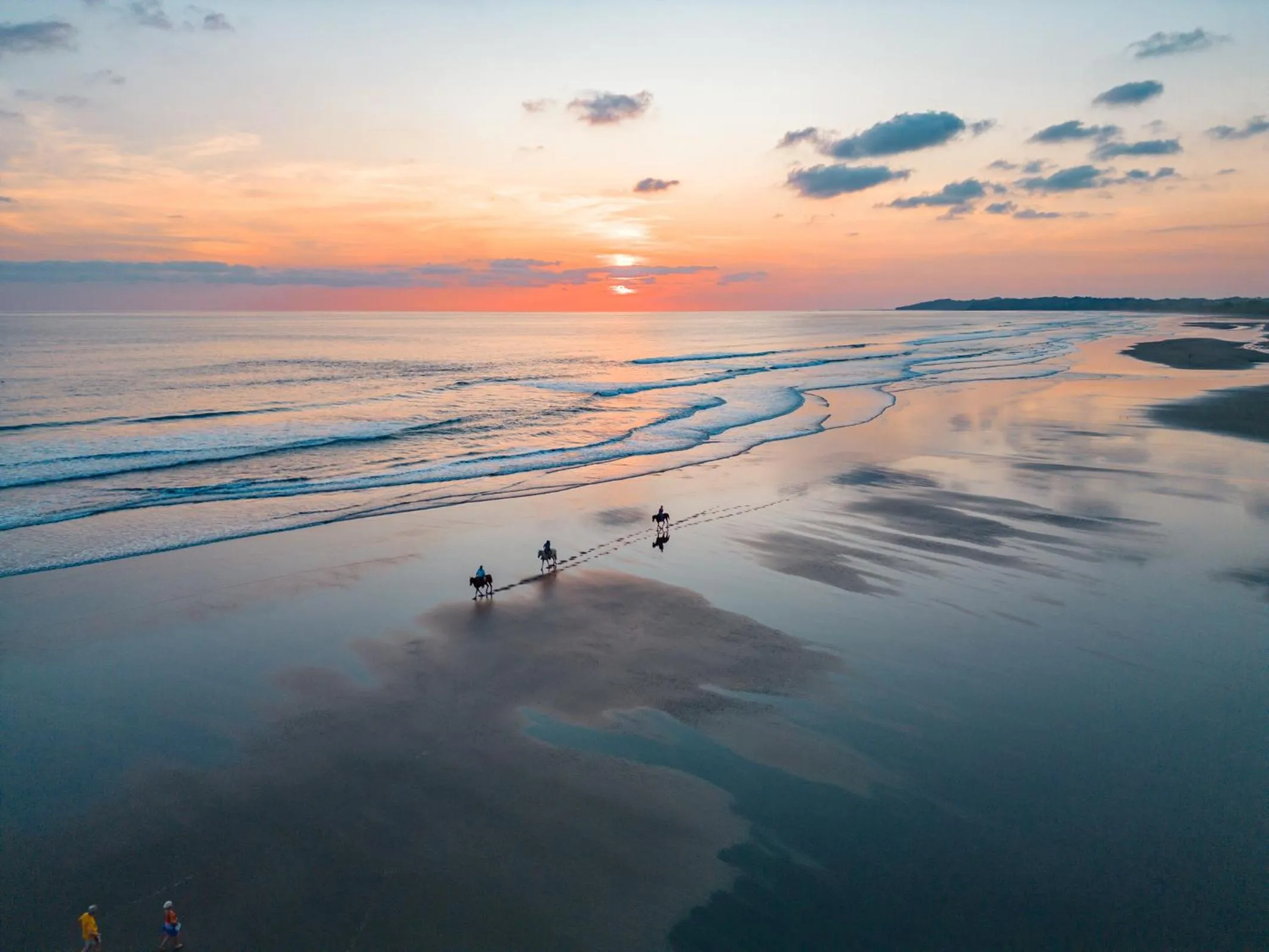 Beach in Sunset del Mar Beach Resort